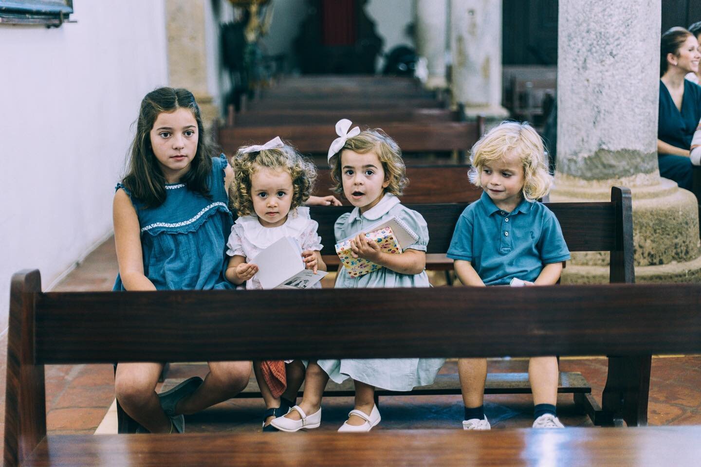 o banco dos minis 👧🏽👦🏼
.
.
.
.
.
.
#weddingphotographer#weddingphotography##casamento#casamento#noiva#noivas#vestidodenoiva#noivos#noivado#casamentos#casar#voucasar#vestido#festa#madrinha#bride#fotografiadecasamento#portugalweddingphotographer#no