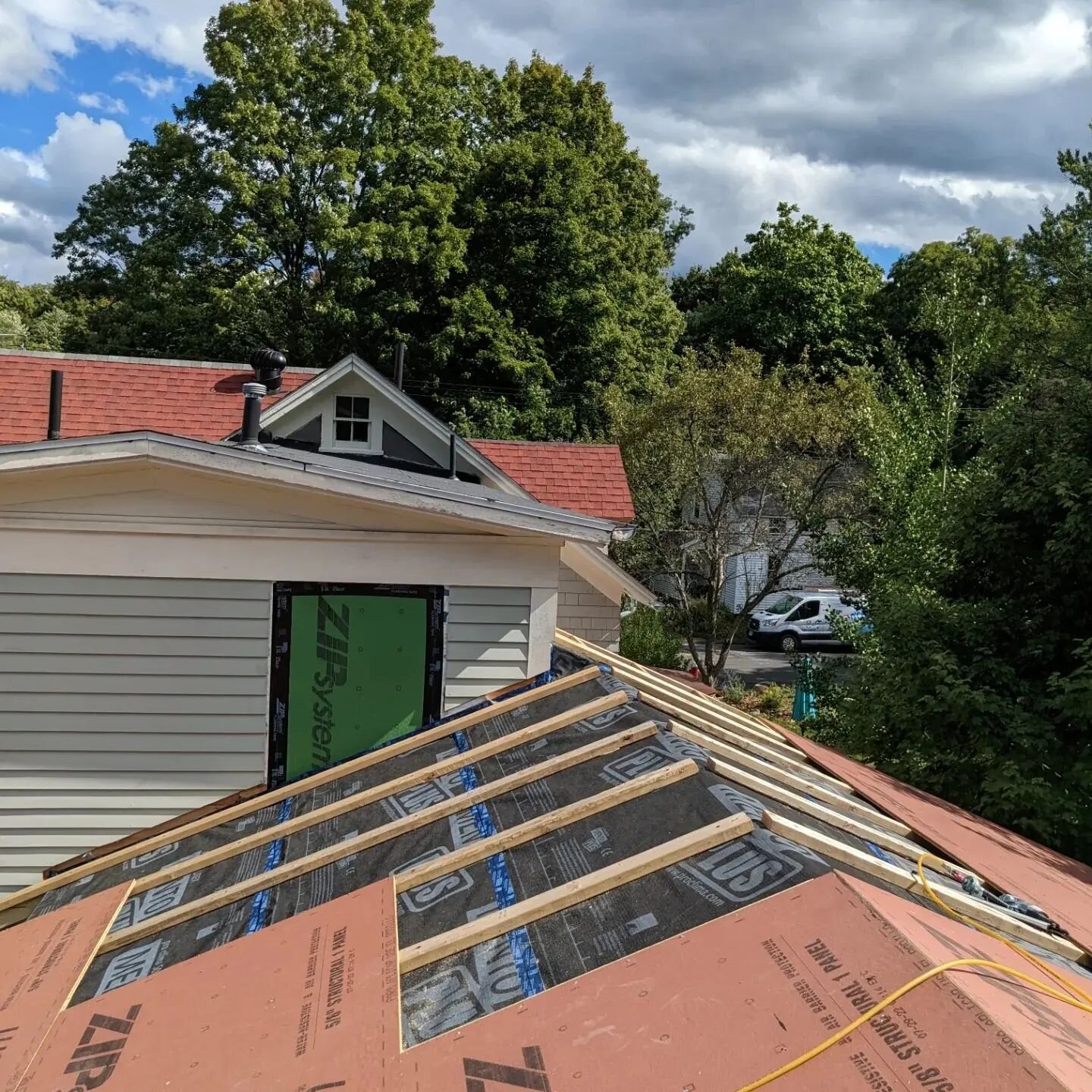 Really enjoying this roof assembly. Vapor open, vented, 20&quot; dense pack cellulose in a parallel chord truss. 

This starts with a well detailed Intello vapor control layer on the inside, with strapping over it. Then the 20&quot; dense packed trus