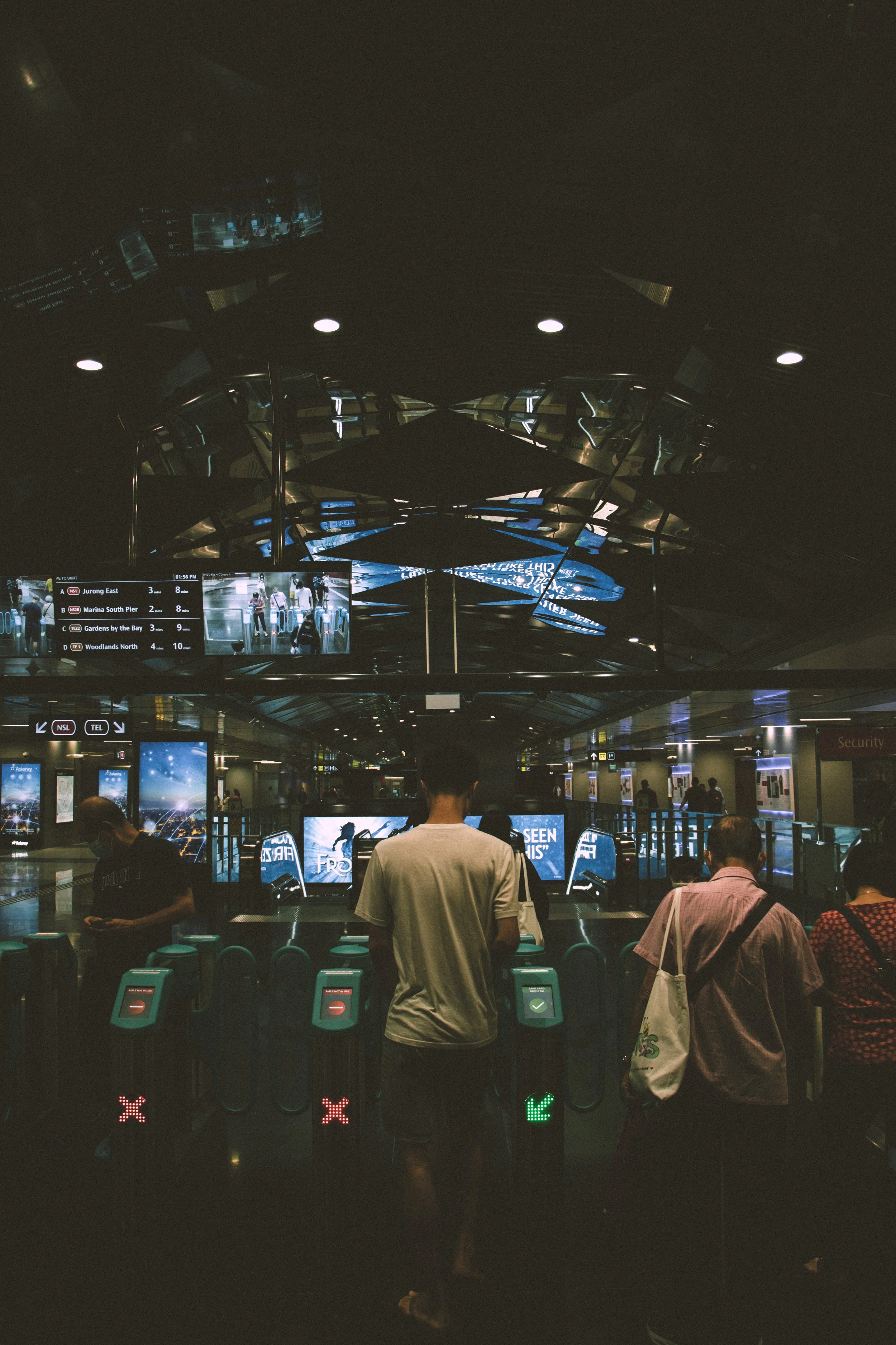 photo-collection-singapore-mrt-tel3