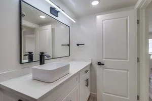 Bathroom 3 (1).jpg