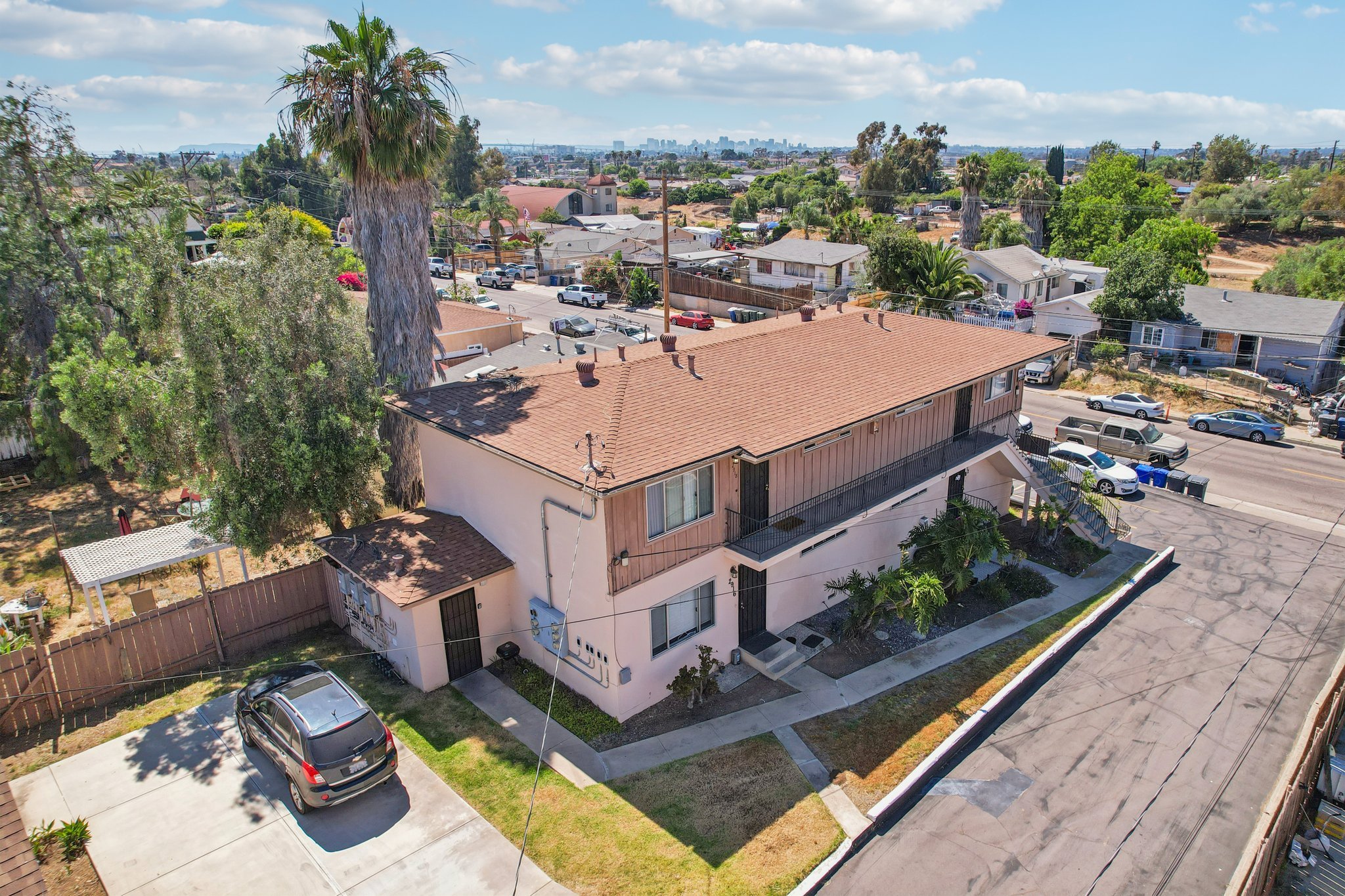48-web-or-mls-2912-20 E 18th St-S3006-048 (1).jpg
