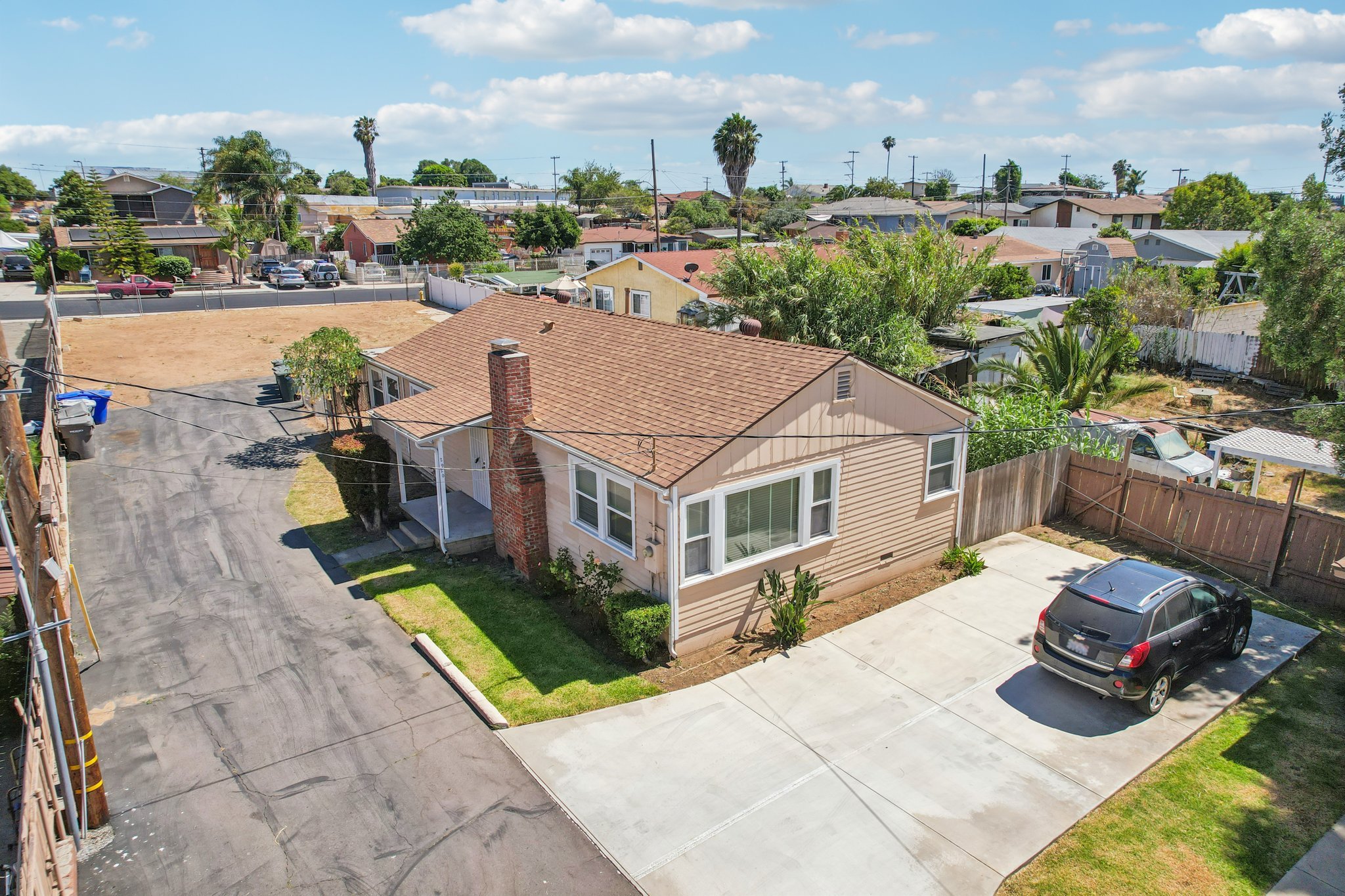 49-web-or-mls-2912-20 E 18th St-S3006-049.jpg