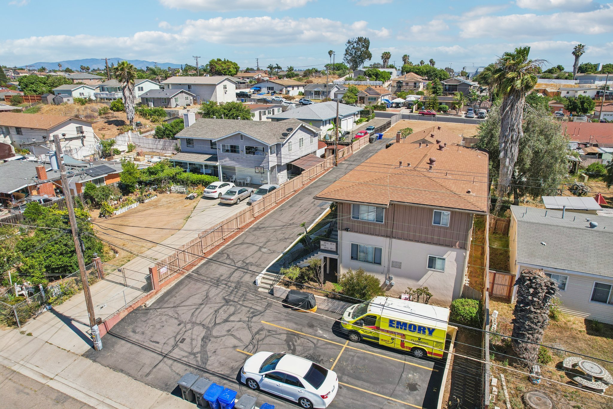 47-web-or-mls-2912-20 E 18th St-S3006-047.jpg