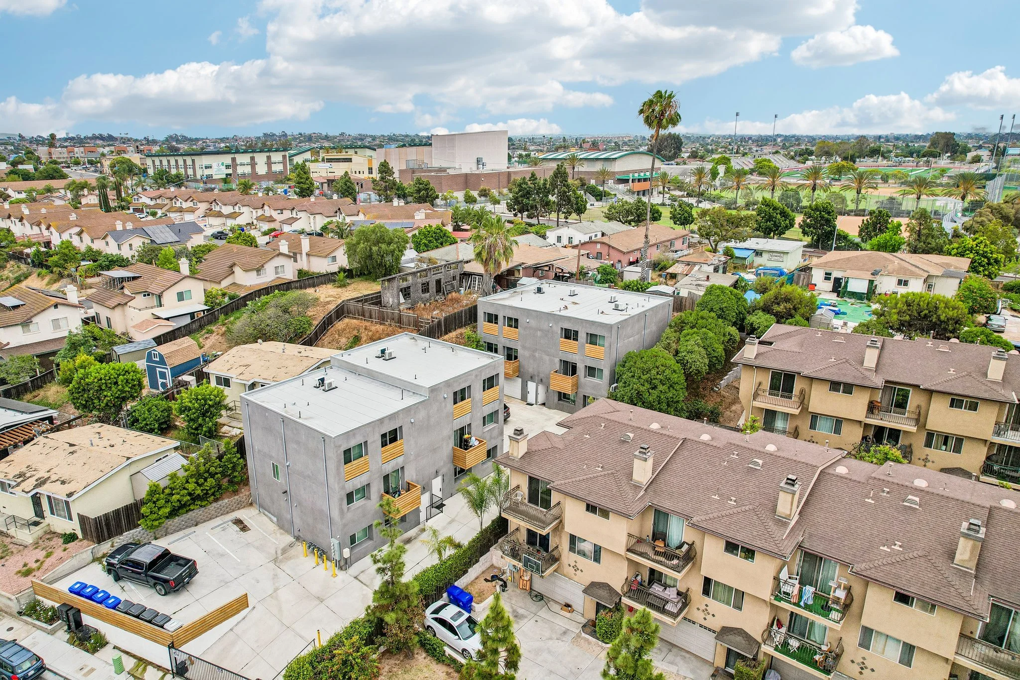 7-web-or-mls-214618 - 4781 Cereza St-S1605-007.jpg