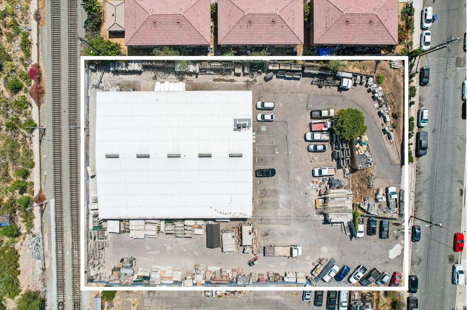 5180 Naranja St - 3.jpg