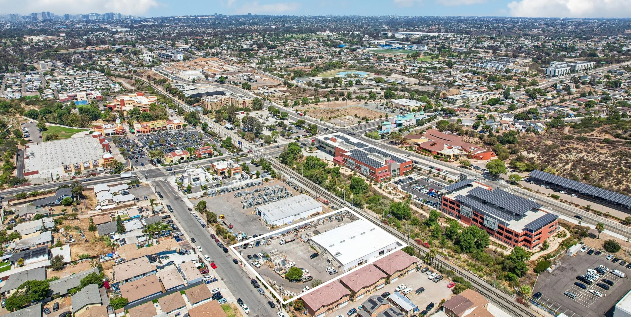 5180 Naranja St - 5.jpg