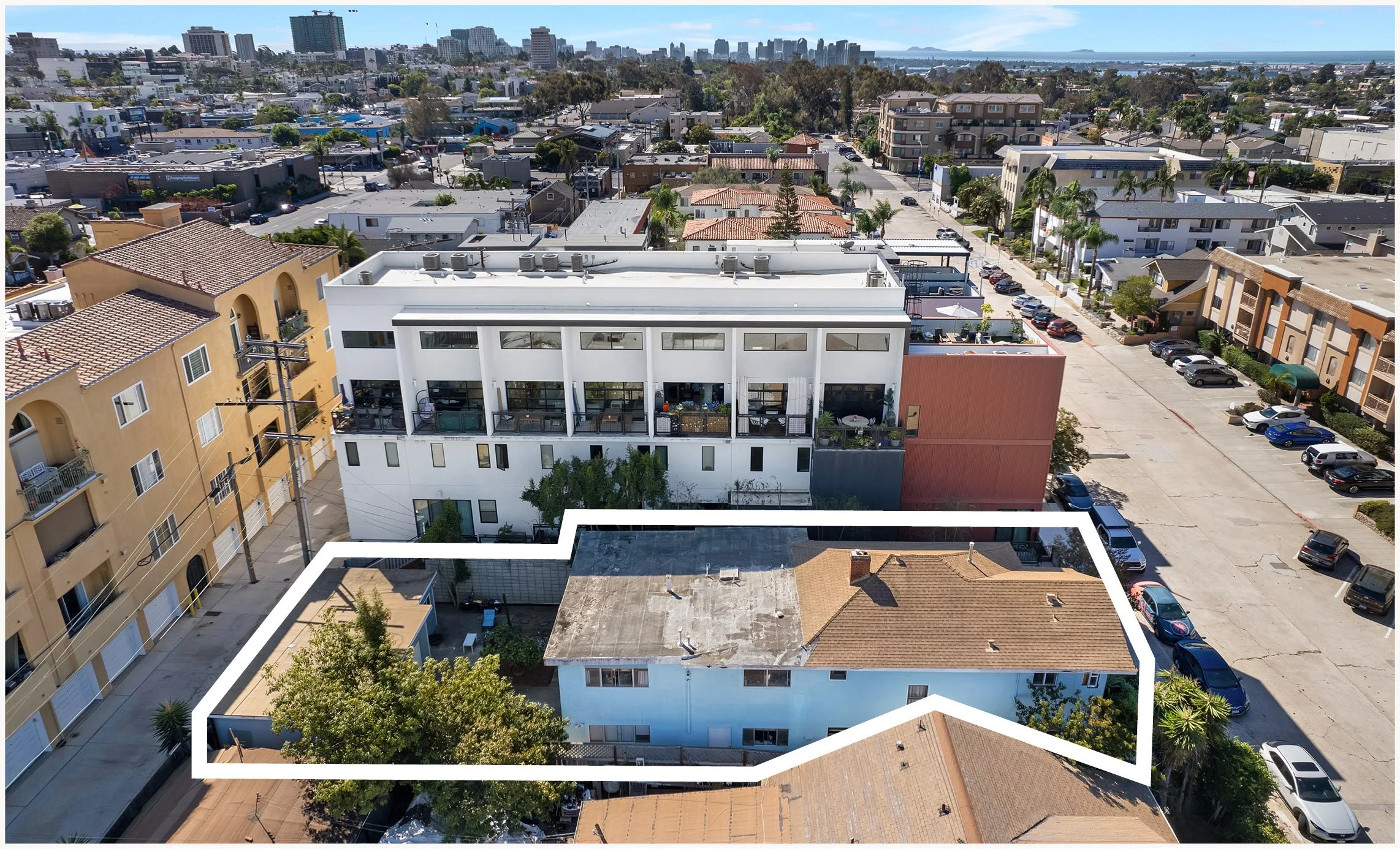 4083 Albatross St_4.jpg