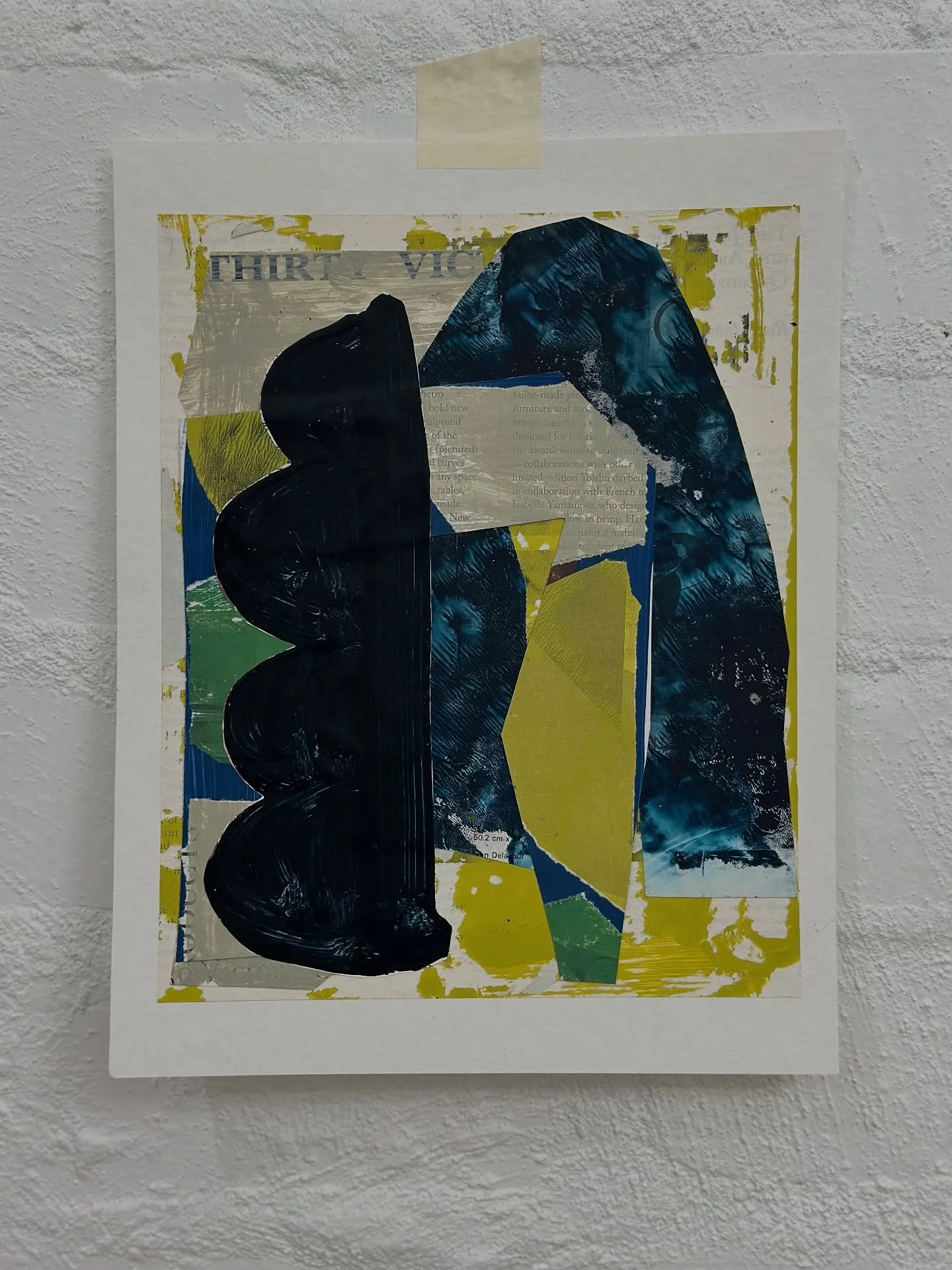 Torn edges, accidental colour mixes, a hint of text peeking through - sometimes the best parts of a collage are the surprises you couldn&rsquo;t plan.  #vinettethompsonart #melbourneartist #baysideartist #abstractart
#art #painting
#abstraction #coll