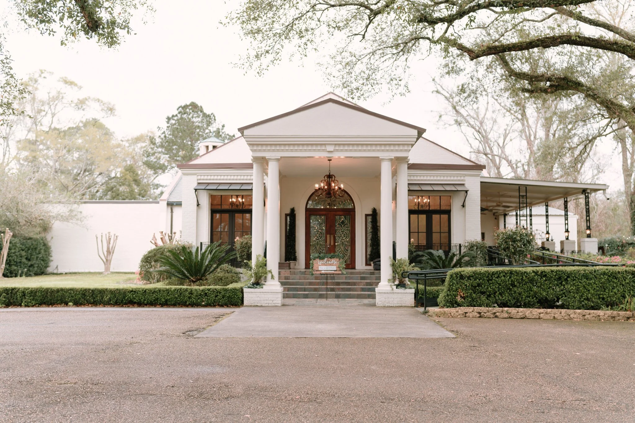 Jayden + Mikell_ Vintage Court Wedding in Covington, Louisiana-05.jpg