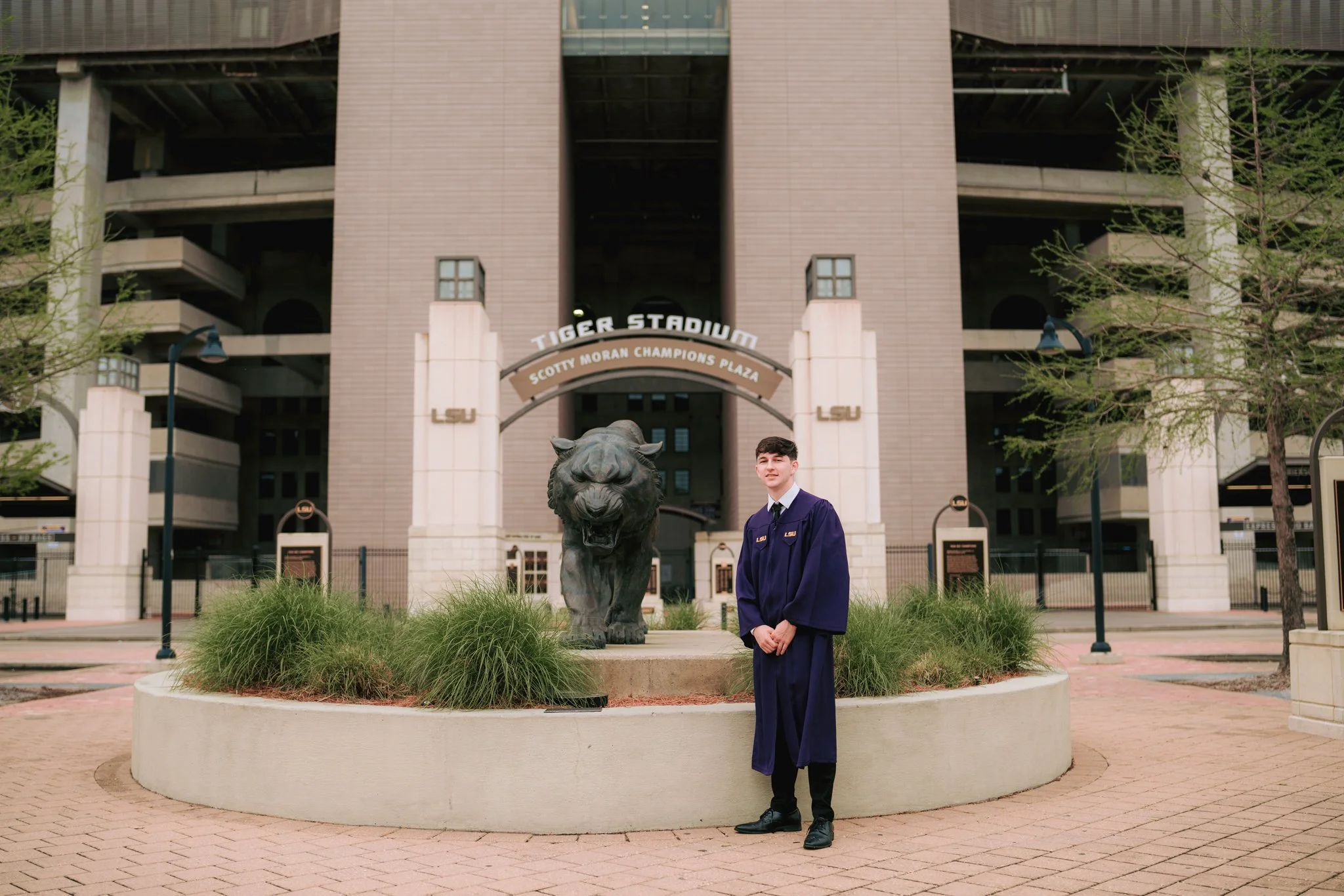 Dakota LSU Graduation Senior Session in Baton Rouge-17.jpg