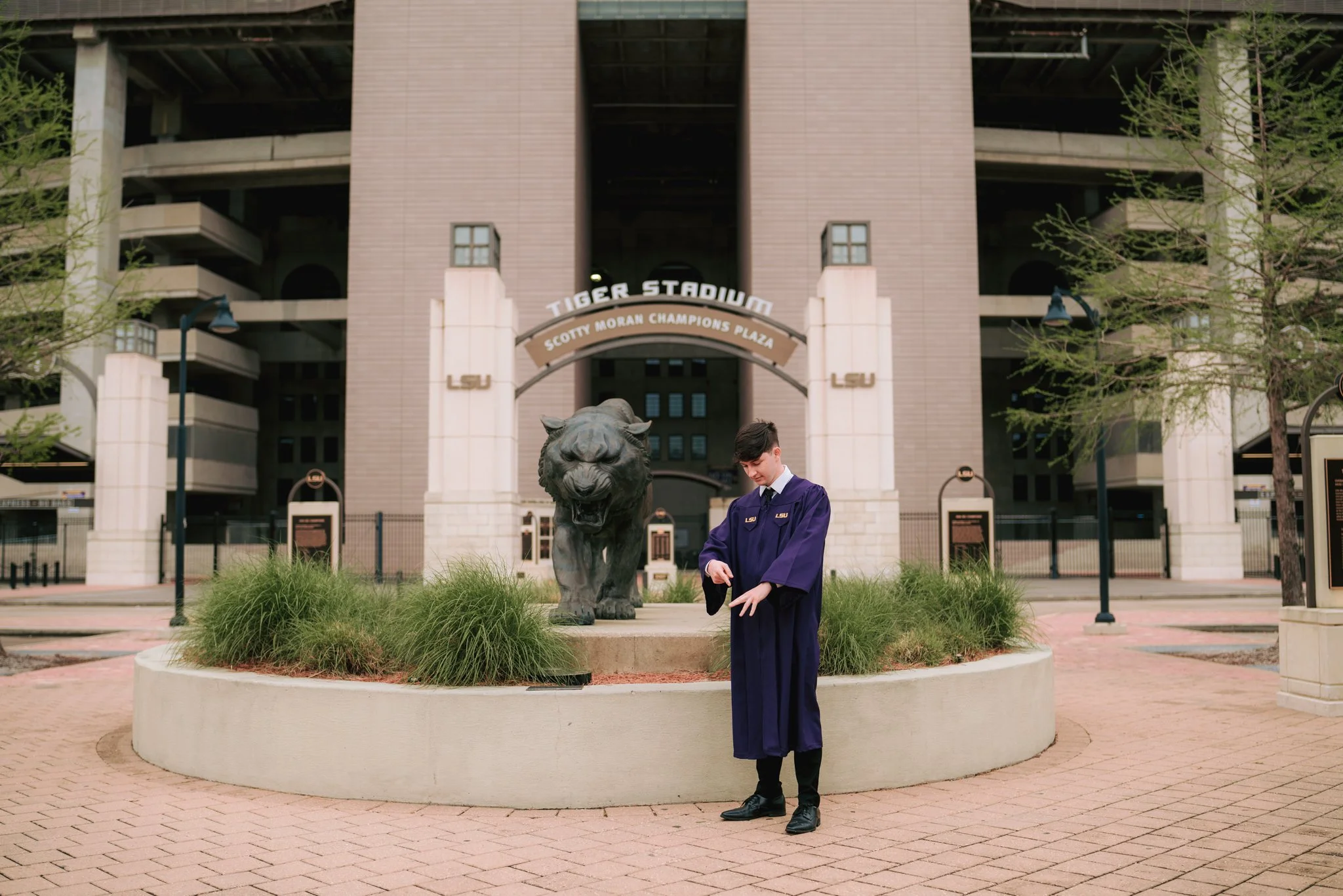 Dakota LSU Graduation Senior Session in Baton Rouge-18.jpg