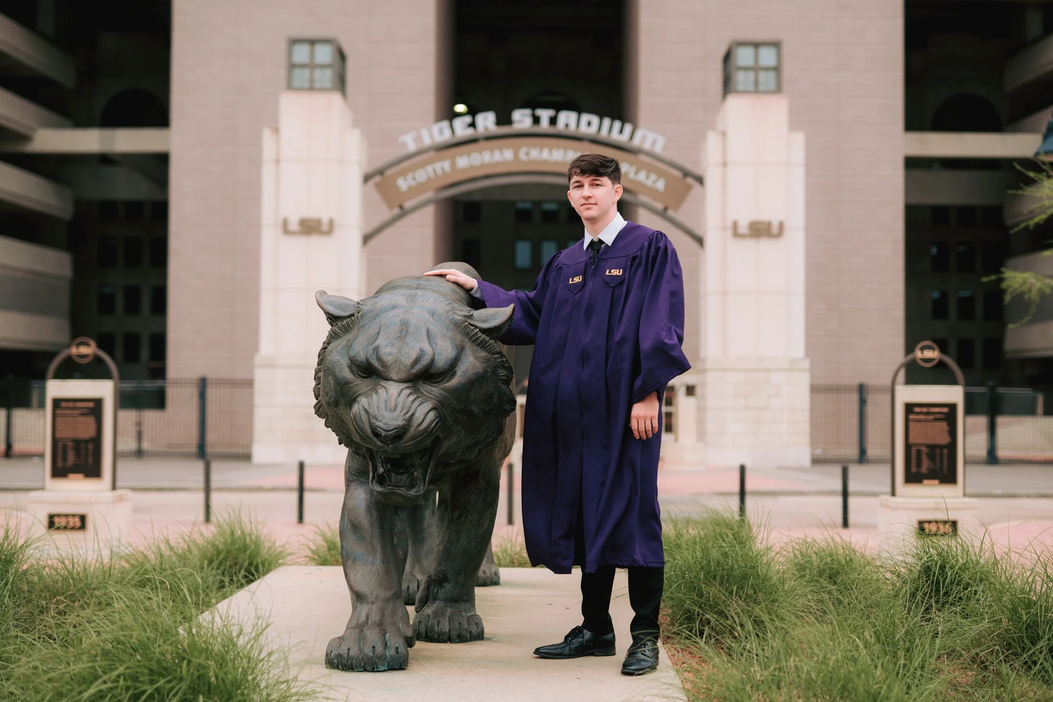 Dakota LSU Graduation Senior Session in Baton Rouge-19.jpg