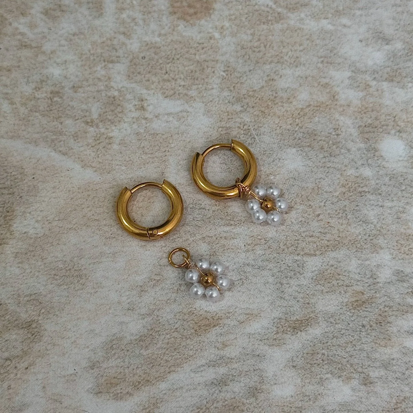 Daisy Huggies — launching 12/12 | Mini huggies with removable daisy charms, crafted for everyday wear. You won’t even feel that you’re wearing them. ๐ผ
#kathelabel #huggies #jewellery #daisycharm #jewellerycollection #earrings #sma