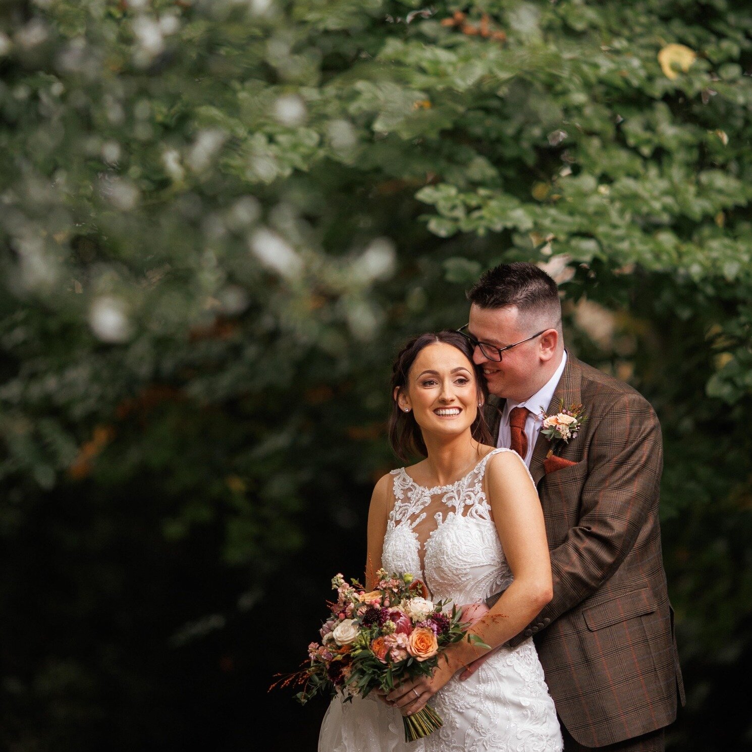 10 minutes when the rain stops can be all you need for some outdoor weddings.

@dunadryhotelandgardens 

Wedding suppliers
Wedding dress - @whitegoldbridal 
Menswear - @freddiehatchet 
Florist - @ivylanefloraldesign 
Hair - @sineadwilliams_bridalhair