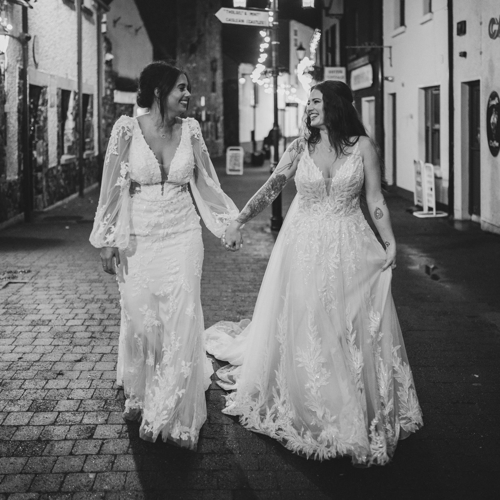 Evening strolls and explores in #carlingford with a visit to @pjohares 

@@chef_katesigel @caraemccarthy 

 #niphotographer #irelandelopementphotographer #irishweddingsuppliers #irishweddingphotography #irishweddingvenue #irelandweddingphotographer #