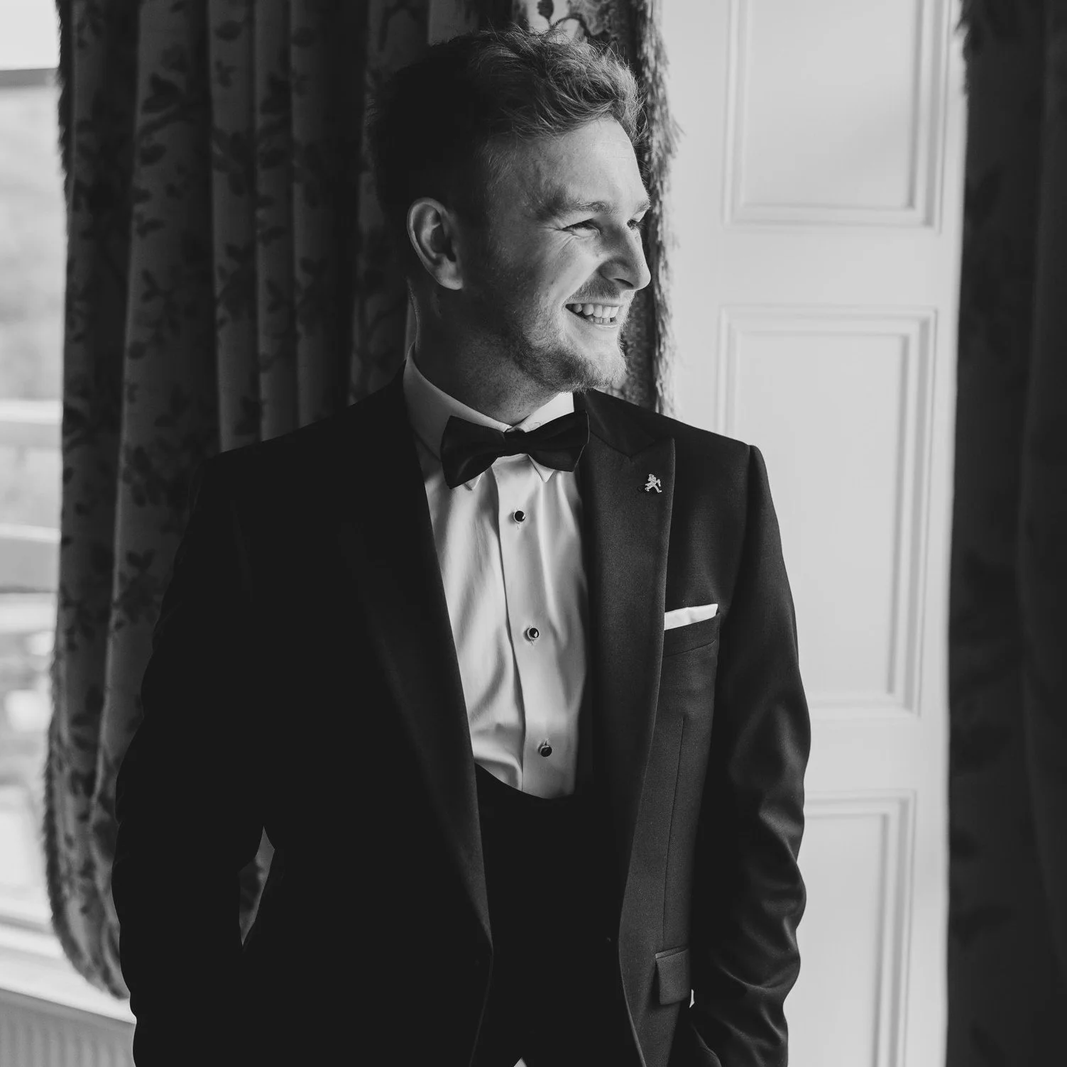 My first visit to @tankardstownhouse with @smccunex  and @jamesmccune12 did not disappoint. 
Tears all around but how cool were these two
Few images from a wonderful day.

Suppliers:

Wedding dress - @foreverbridalbelfast - Dress by @champerycouture 