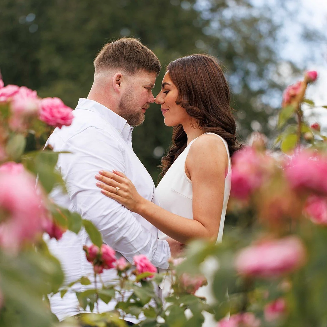 Few shots from Ciaran  and @jasmineokane  pre-wedding shoot.

See you tomorrow

#engagementshoot #engagementphotos #irelandelopement #wedding #belfast #WeddingPhotographer #weddıngday #weddingphotography #ladydixonpark
