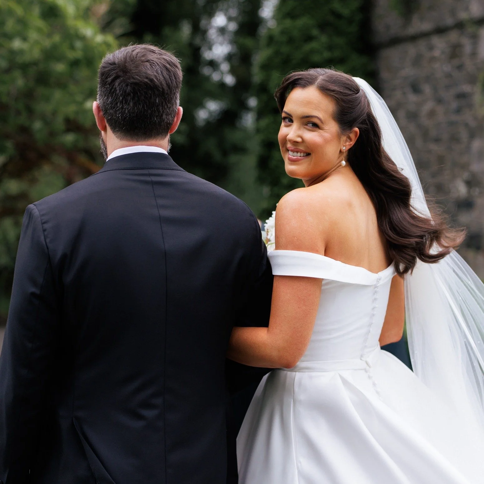 Just a few frames from @shoharpur and @isaac_wheelock1234 amazing wedding day at Kilkea Castle

Fab suppliers on the day.....

Venue @kilkeacastle 
Photographer @brendangallagherweddings 
Videographer @storythrough.wedding 
Content creator @evergreen