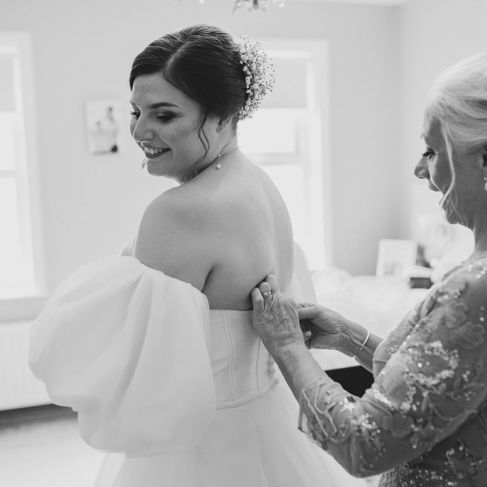 Happy 1st anniversary @jmle_93  and David

@larchfield_estate 

@naomisballynahinch 
@kelvin_graham_menswear 
@watsonsflowersandgifts 
@thecakeshop38 
@chloelowrymakeupartist 
@WrightstyleHairdressing
@webberdiscos 
Wedding Designer/planner - Christe