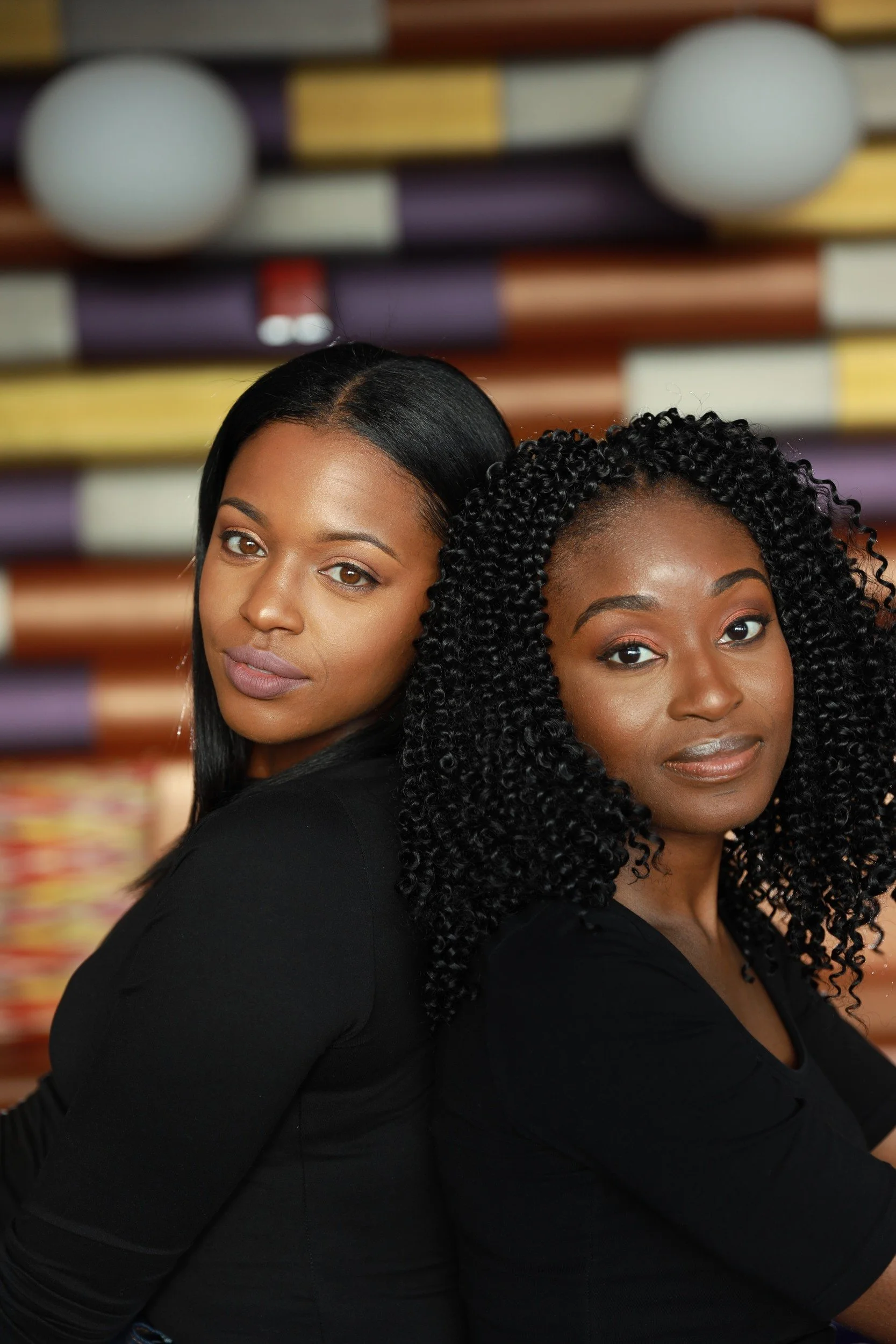 05-two-person-portrait-graphic-backdrop.jpg
