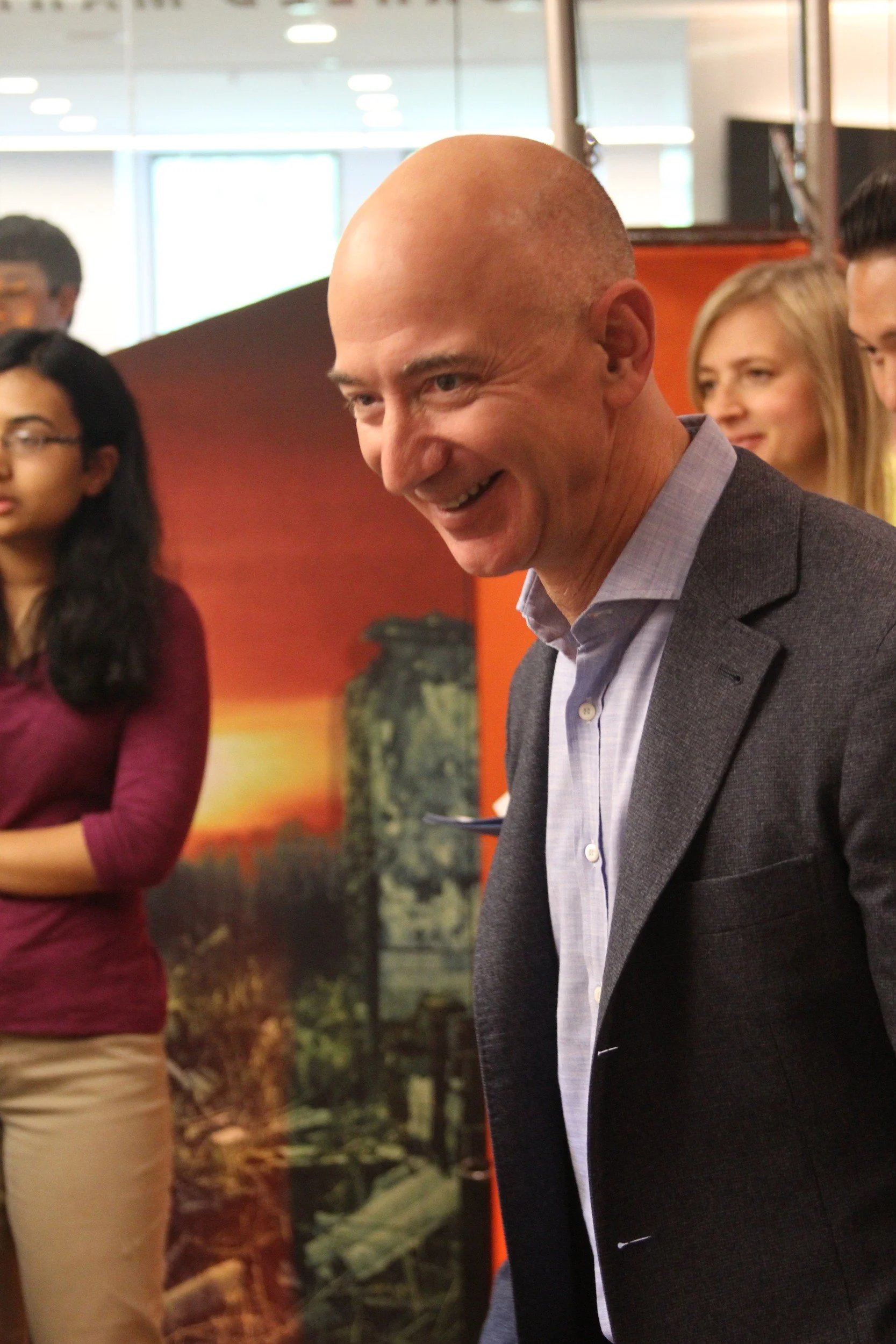 11-jeff-bezos-a-laugh-between-demonstrations.jpg