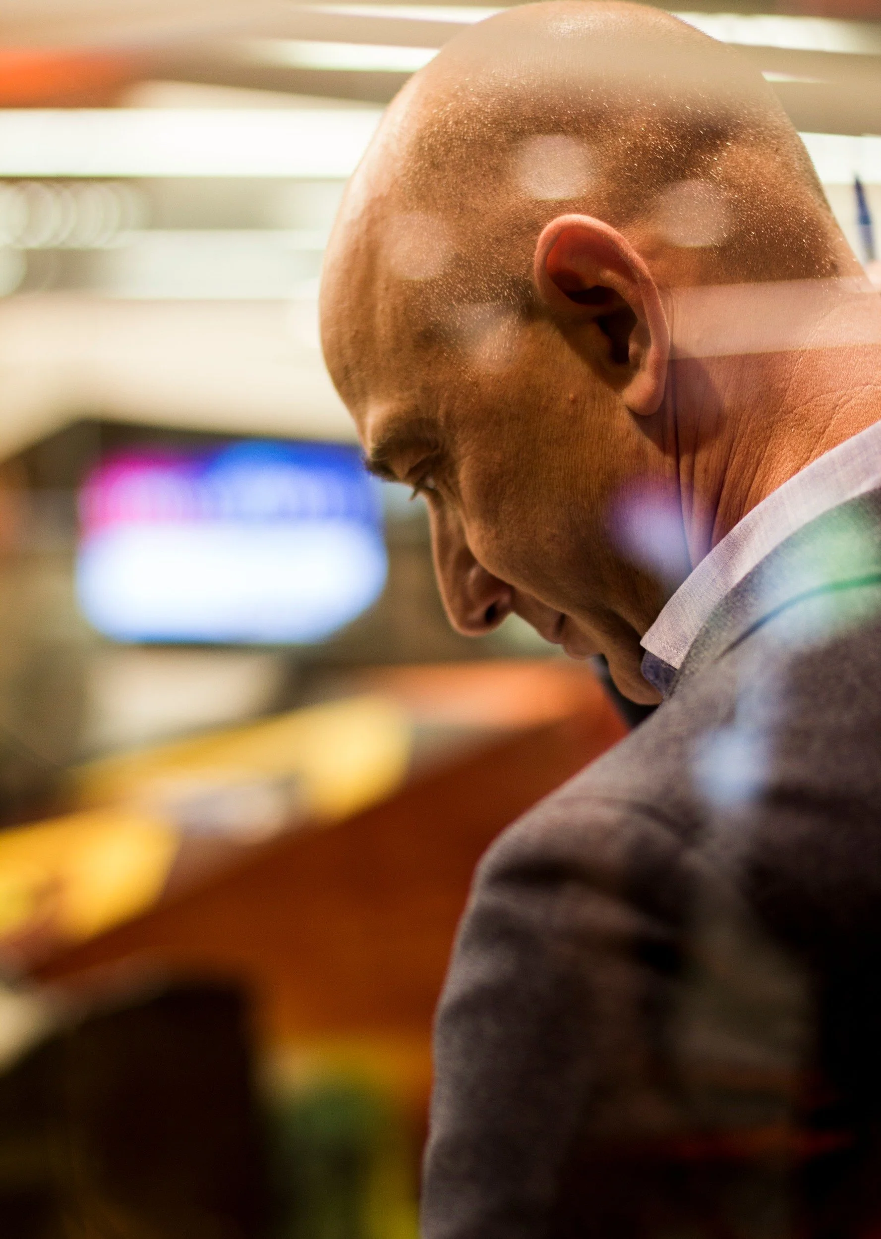 10-jeff-bezos-through-the-glass.jpg