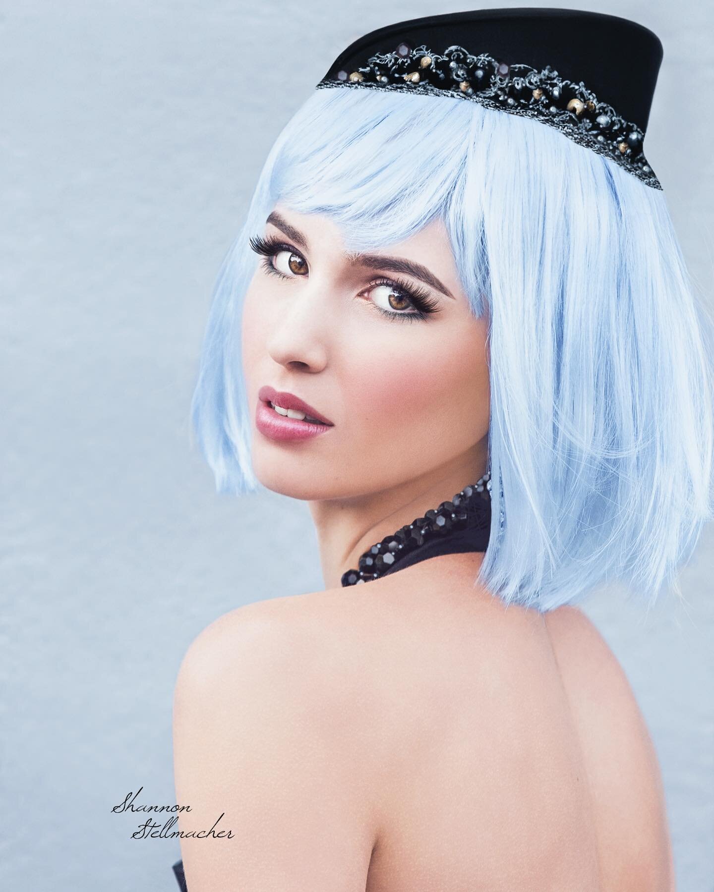 I&rsquo;m loving this baby blue !
Photography , Makeup and Retouch by me.
@shannonstellmacher
@stellaalvinastudios 
Hair by @concklintiffany 
#orlandofashionphotographer
#performer #bluehair #orlandfashion