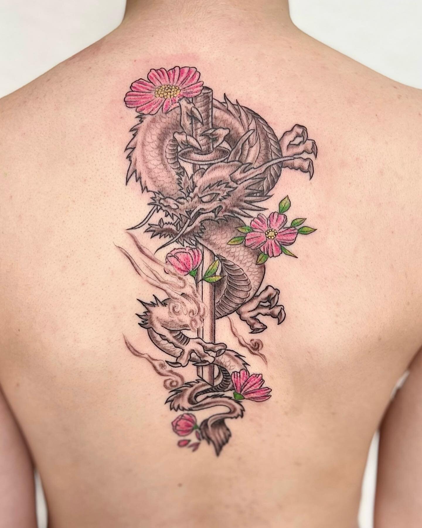 Traditional Japanese dragon tattoo, back piece.
Thanks Jade.  #traditionaljapanesetattoo #dragontattoo #backpiecetattoo #floraltattoos #tradionaltattoo #tattooideasforgirls #losangelestattoo #hermosabeachpier #frenchtattooartist #femaletattooist #her