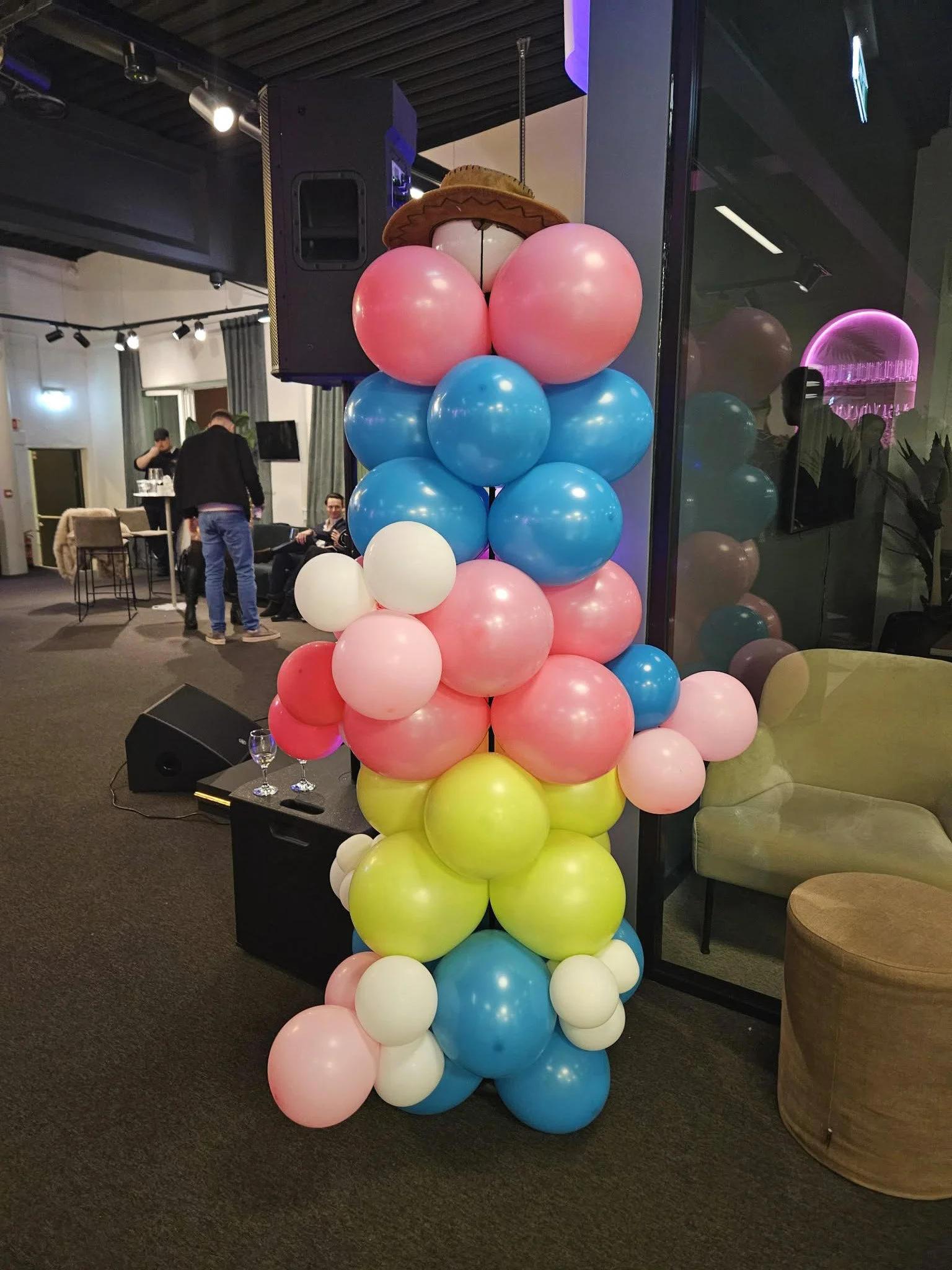 Ballongdekor Høkker med Saba