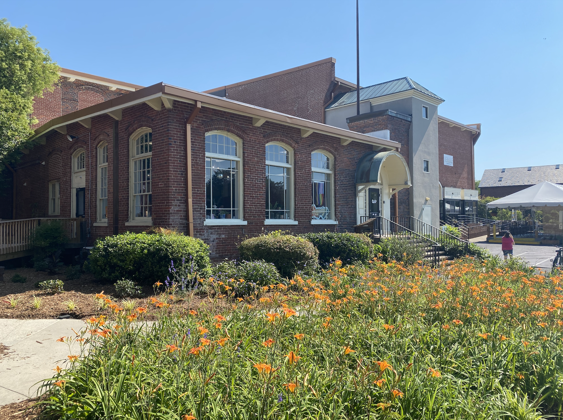 The outside of Ceremony Salon in downtown Carrboro North Carolina