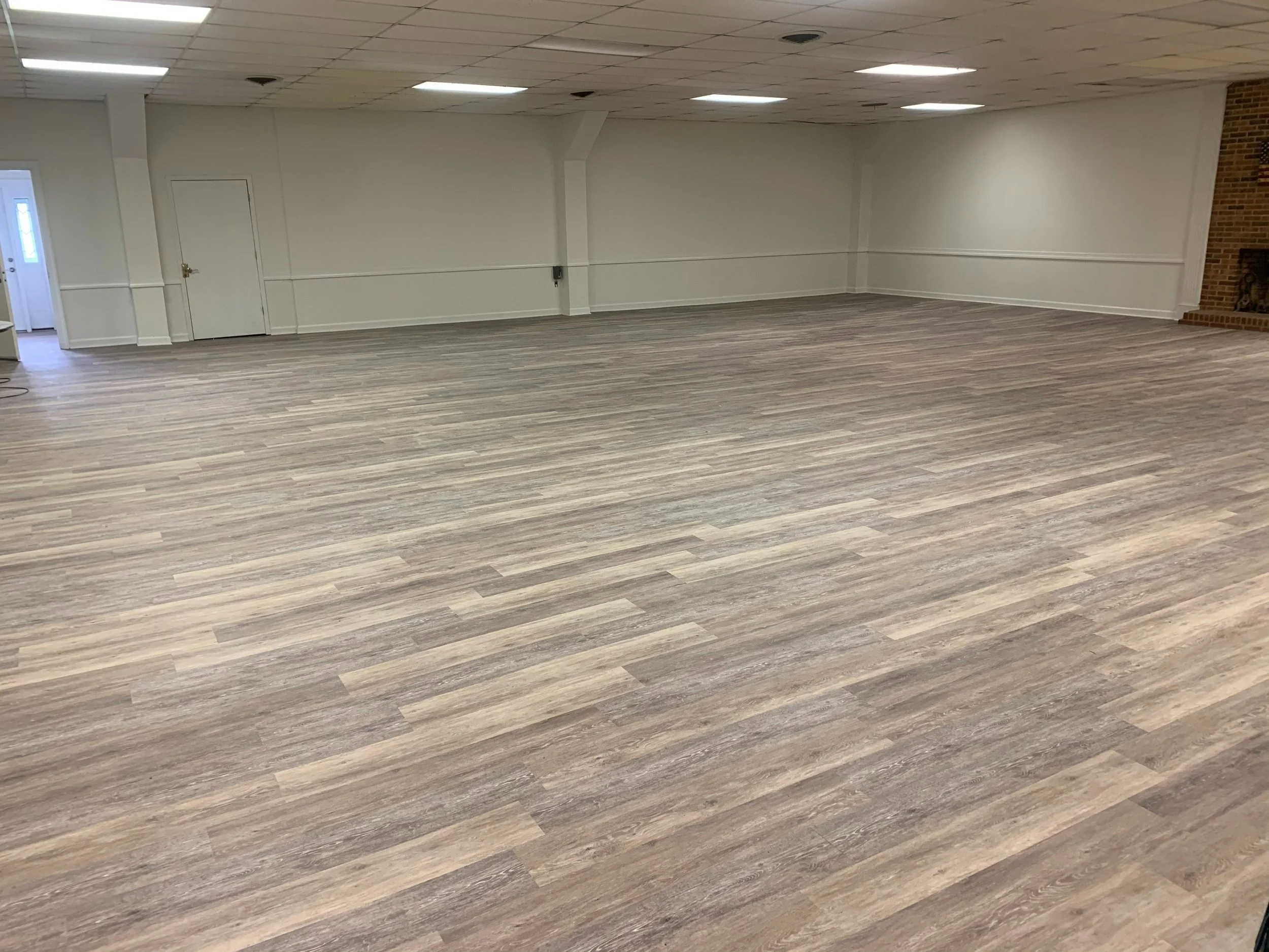 Luxury Vinyl Plank_LVP_flooring_scratch resistant_waterproof.jpg