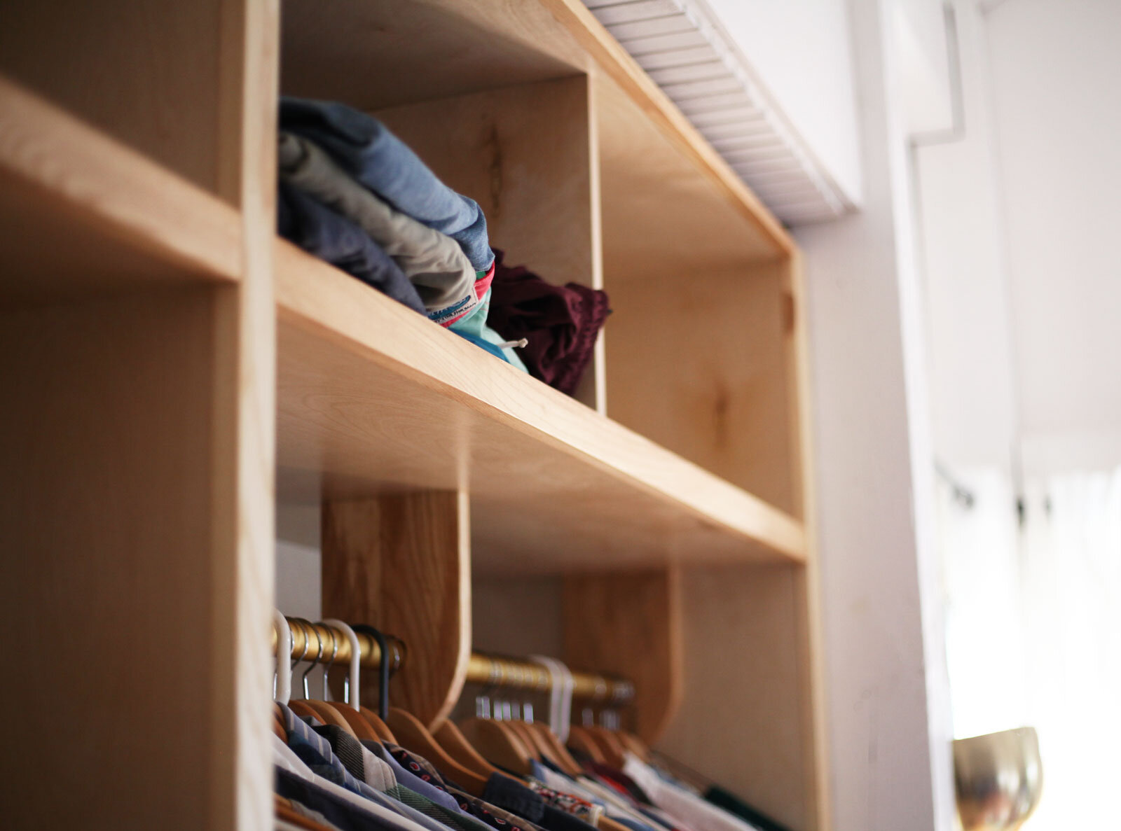 Tyler-Alan-Mason-Hudson-Valley-Upstate-New-York-Custom-Furniture-Carpenter-for-Hire-Closet-Installation.jpg