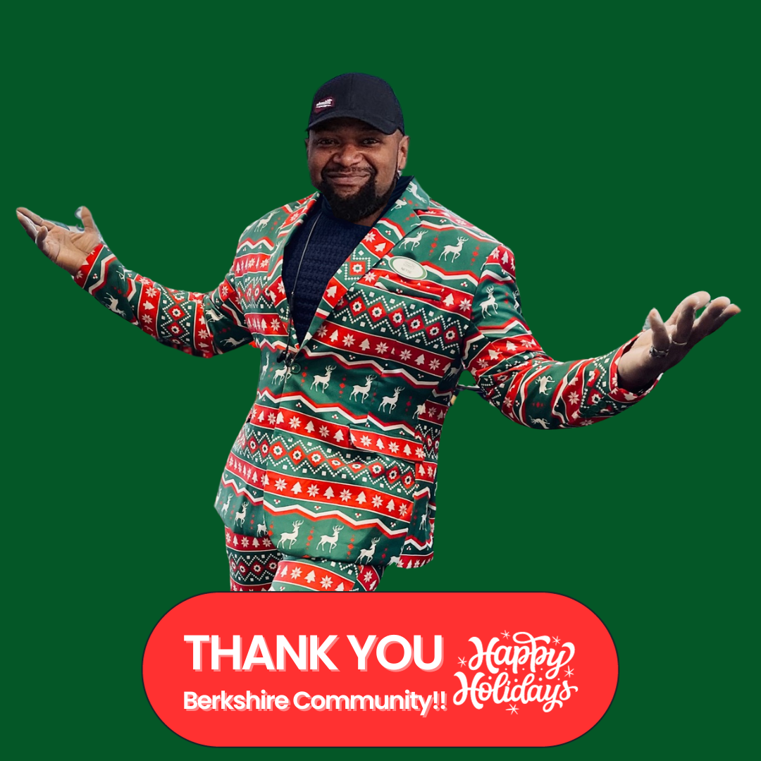 Netse in Holiday Suit.png