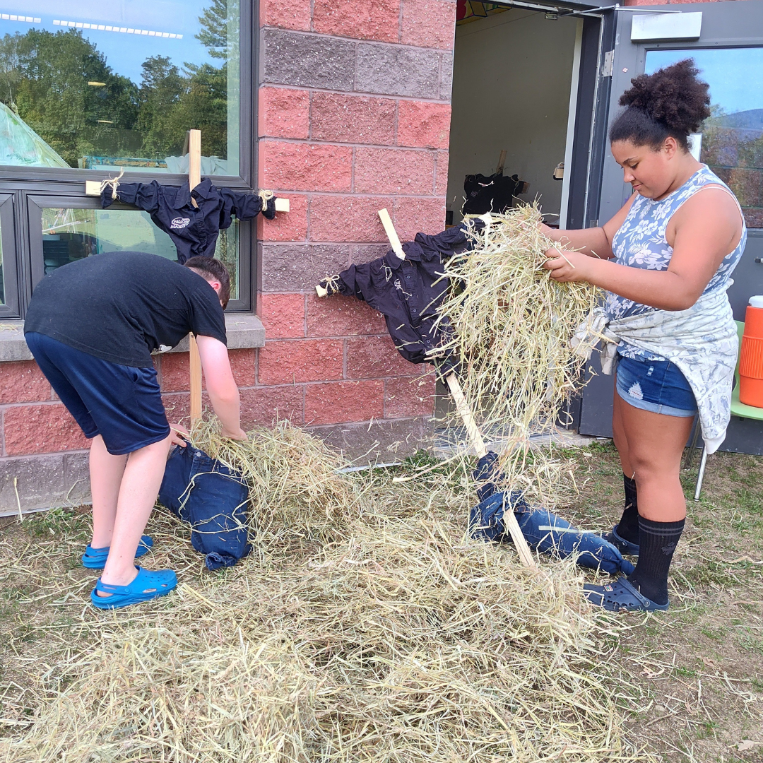 Stuffing Scarecrows with Hey.png