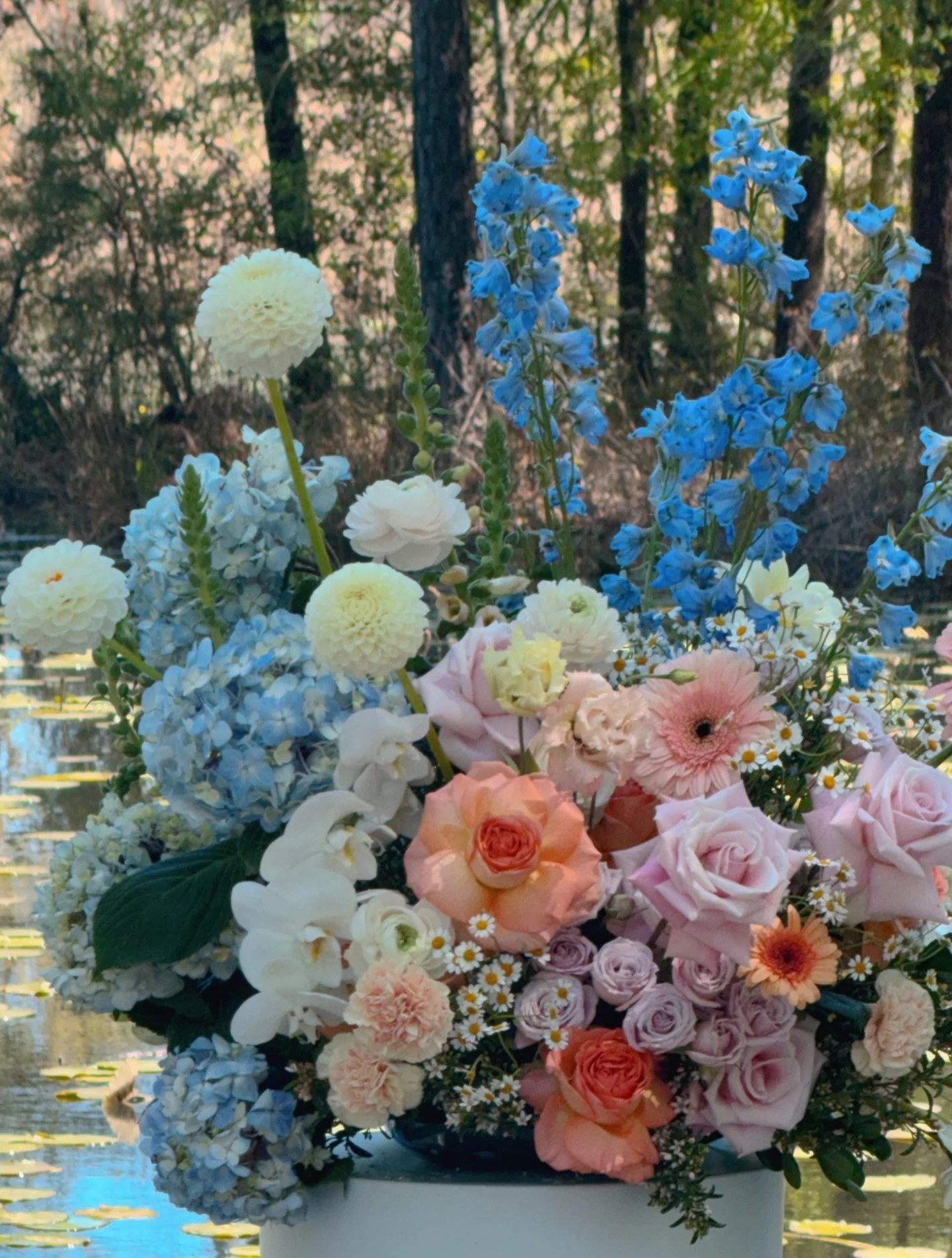 Forever in awe of a couple that was made for each other and a color palette made for houston in the spring !! 🌿🌸

Thank you so much for trusting us with your vision, @brittanyamandabivens 💗 we'll never get over this perfectly peachy color palette 