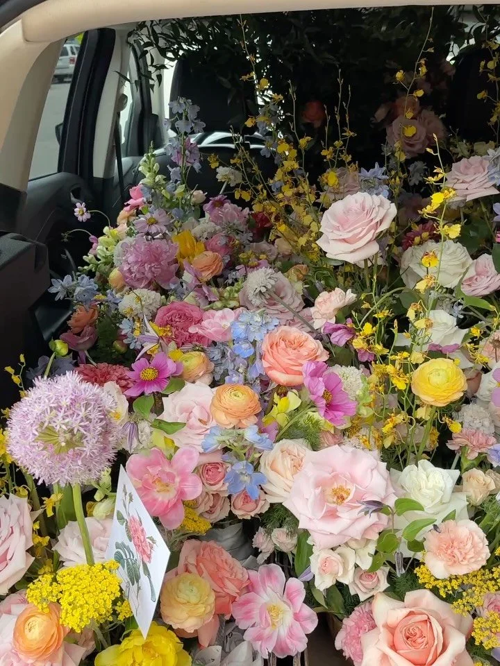 Last weekend we had the pleasure of designing with THE perfect seasonal transition color palette for a springy-summertime wedding 🌸✨ 

Congratulations to Kelly &amp; Ethan!! 

1. Kasey's car filled to the brim with pretty flowers en route to @themee