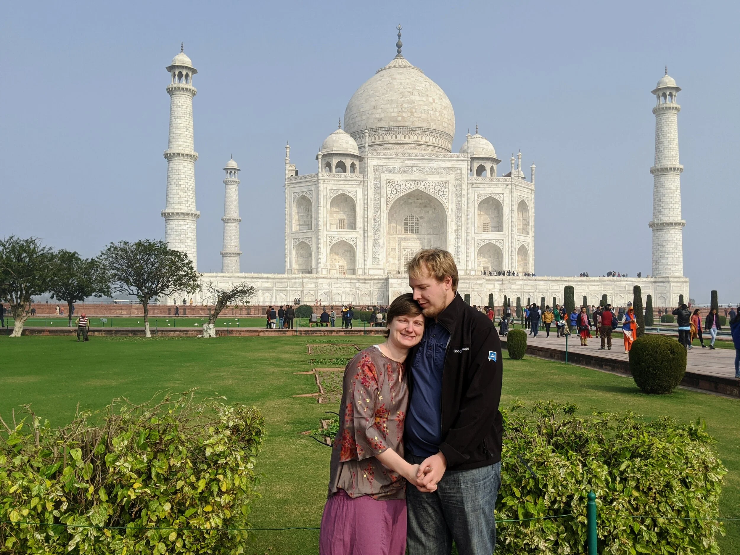 Frente al mayor símbolo del amor en India