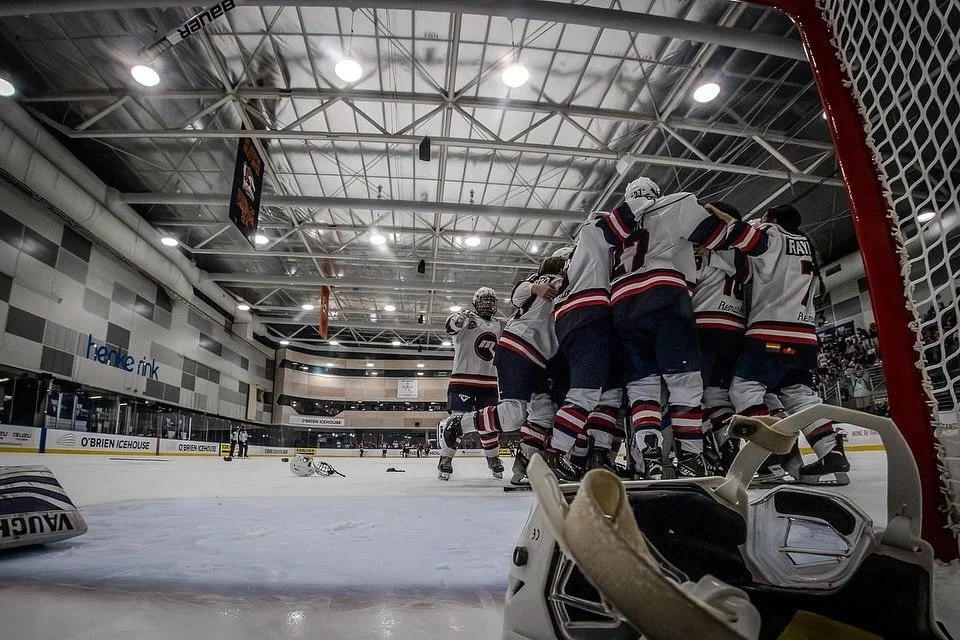 As I begin my new chapter, it&rsquo;s important for me to acknowledge and say thank you to the team I&rsquo;ve called home for the past three years @melbourneicewomens 

To say walking away from this team was a tough decision is an understatement 

T