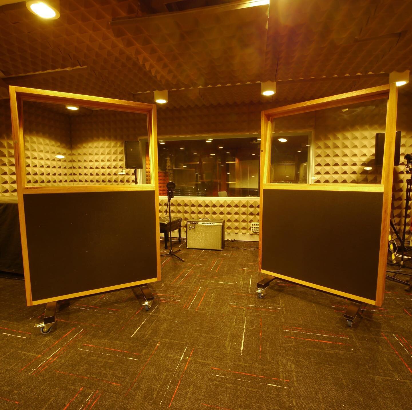 Two new studio gobos for @melbpolymusic  #exponentialacoustics #acoustics #studioacoustics #recordingstudio #studio #diffuser #diffusor #qrd #basstrap #melbournemusic #melbournemusicscene #melbournemusician #melbournemusicians #binaryamplitudediffuse
