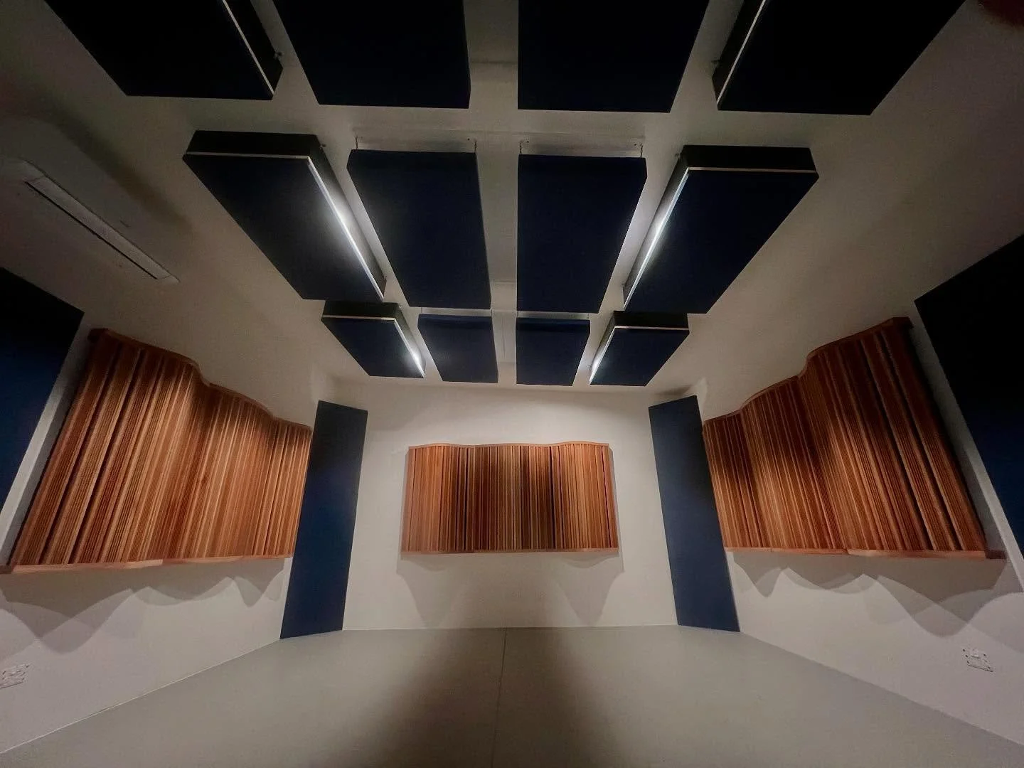 Recent job for client in Ballarat. Back yard studio acoustic treatment featuring. Corner sub bass-bass absorbers, fabric wrapped bass-mid absorbers &amp; mid high absorbers &amp; wave wall diffusers #exponentialacoustics #acoustics #studioacoustics #