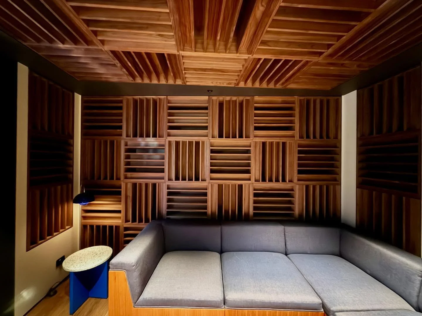 40 of our custom QRD diffusors in American walnut installed for @sonymusicaustralia at their new offices in Oxford st Sydney #exponentialacoustics #acoustics #studioacoustics #masteringstudio #recordingstudio #studio #diffuser #diffusor #qrd #binarya