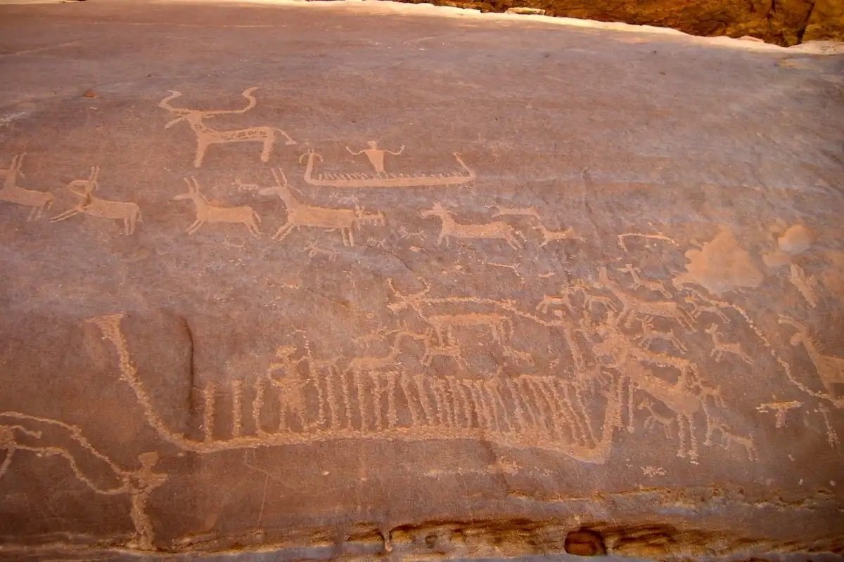  Rock art of giraffes at Wadi Umm Salam-14, Eastern Desert, Egypt. 