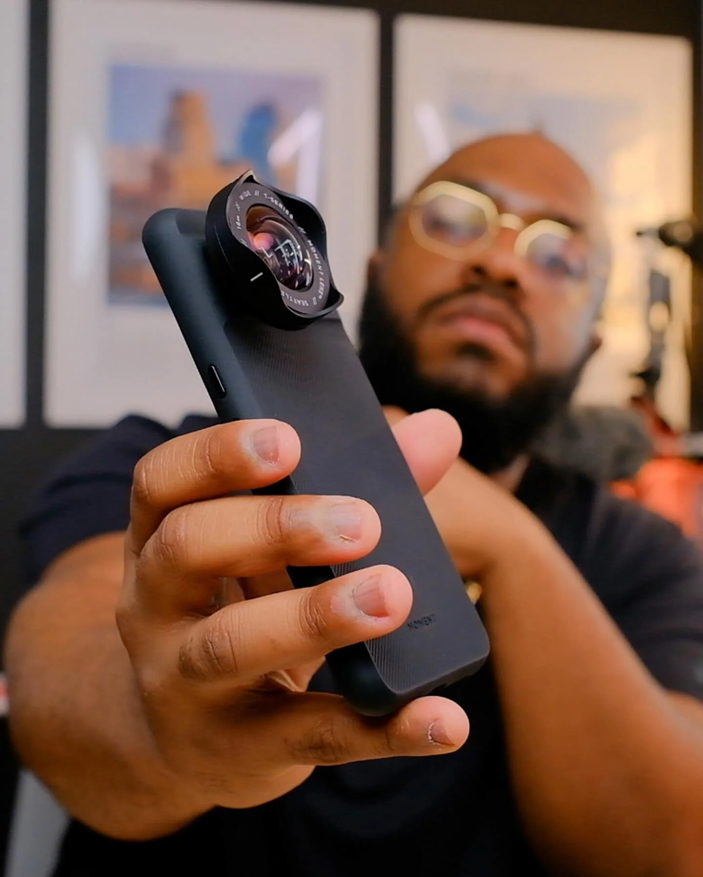 Moment Mobile Photography + Google Pixel Pro 8 👇

If you&rsquo;ve been thinking about getting the Moment Case (@moment) for Pixel 8 Pro (@googlepixel_us), ask me any questions below. 

I have the Moment 18mm Wide T S&eacute;ries Lens as well. 

Here