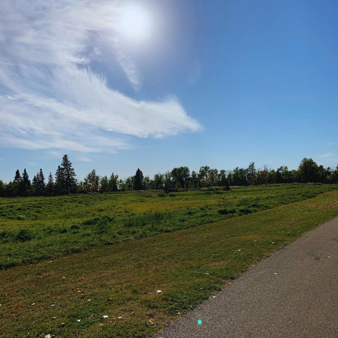 A little afternoon stretch and stroll after some drone video editing! ⁠
⁠
#afternoonstroll #reddeerpath #bluesky #videoediting #taskcomplete #sunshine #freshair #breath #stretch #socialmm #socialmediamarketing #onlinemarketing