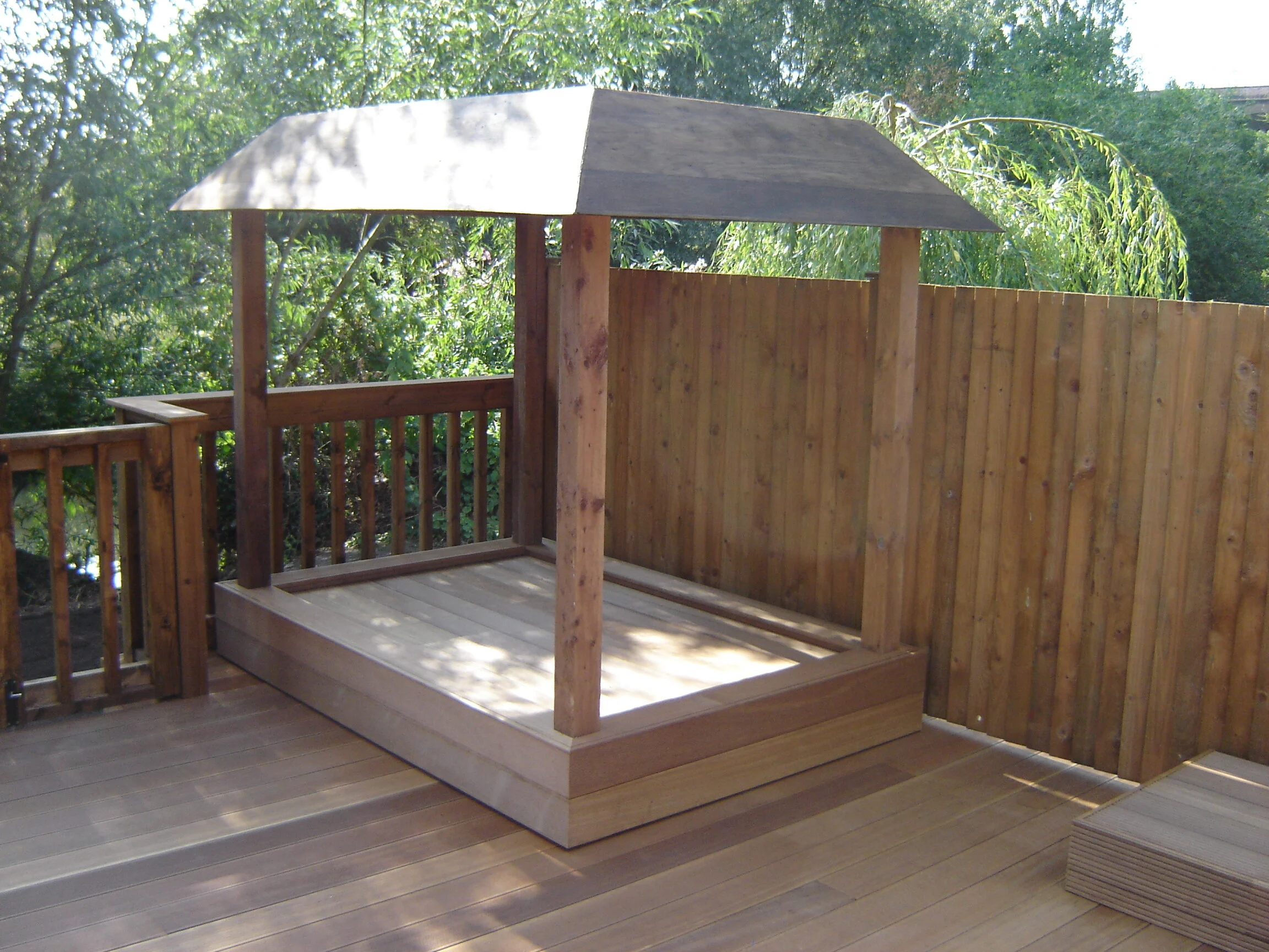 © Diamond Decks & Patios 2020