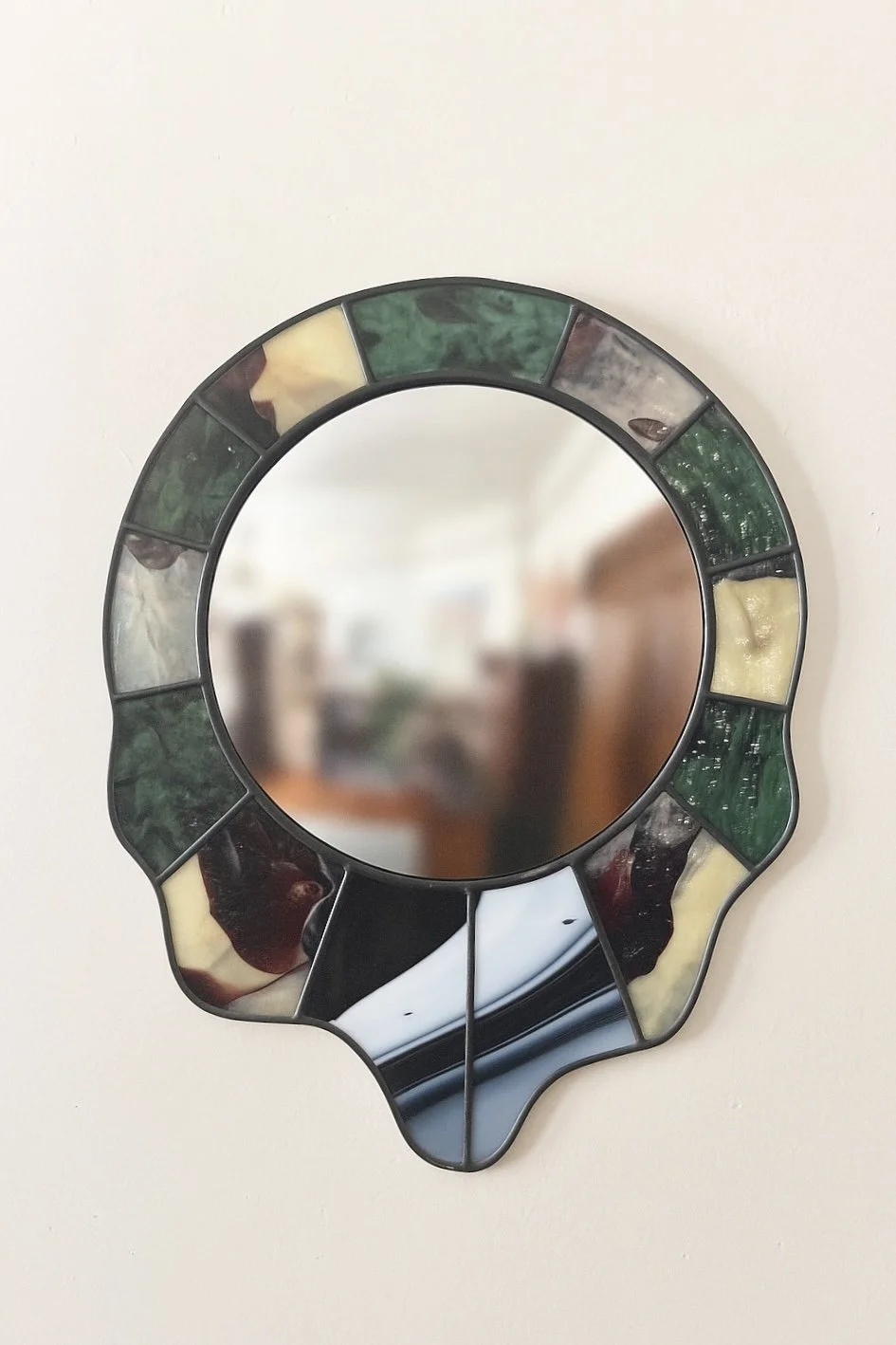 “Watch my purse”_16x20_2025_Rachel Burnstein.jpg