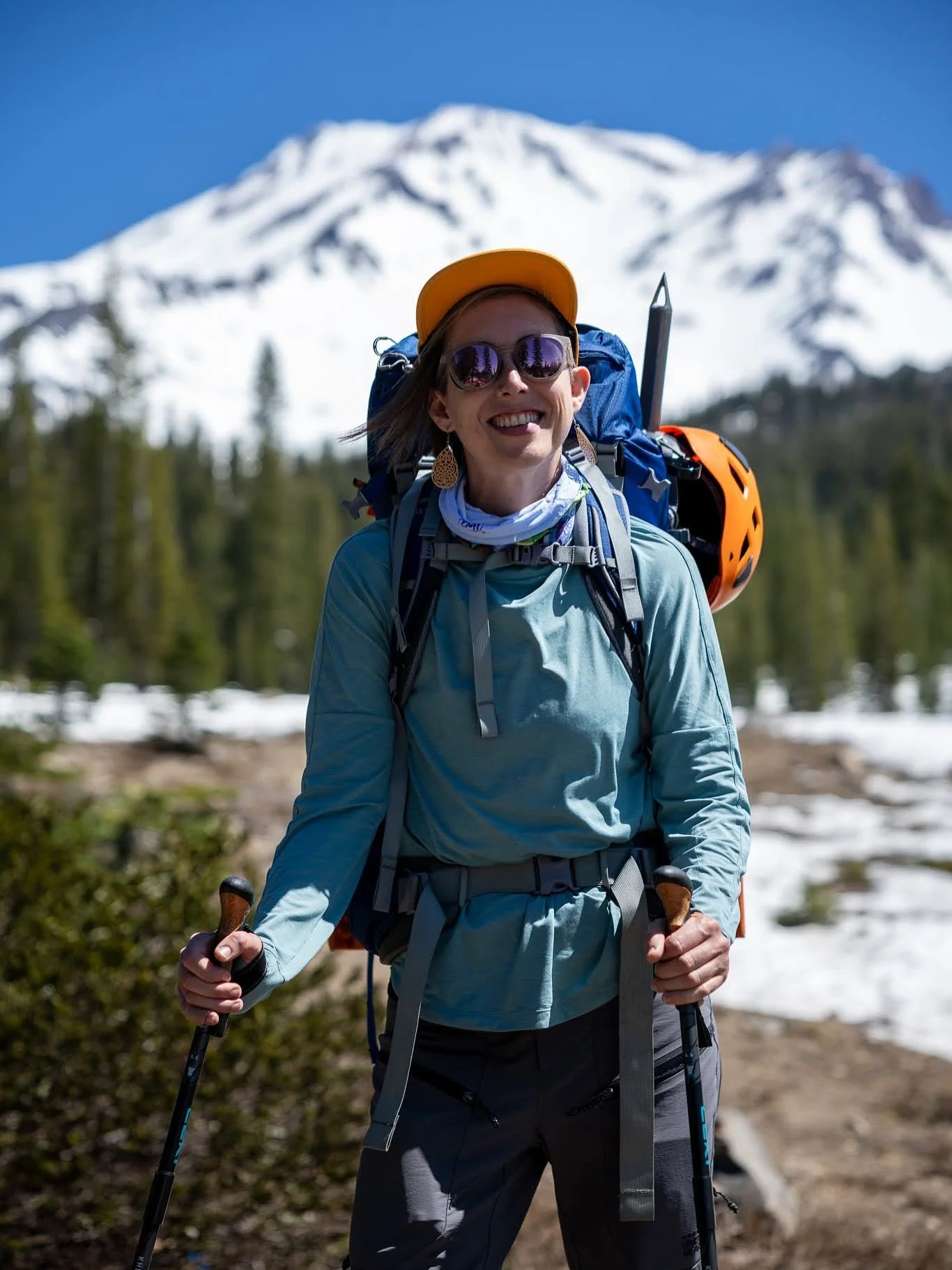 From struggling to do ten squats... to summiting Mount Shasta.
Unsure of what her body could handle after her diagnosis in 2022 and two years of intensive treatment, Joanna Oseman @jo_de_mots a young breast cancer survivor and member of @bayareayoun