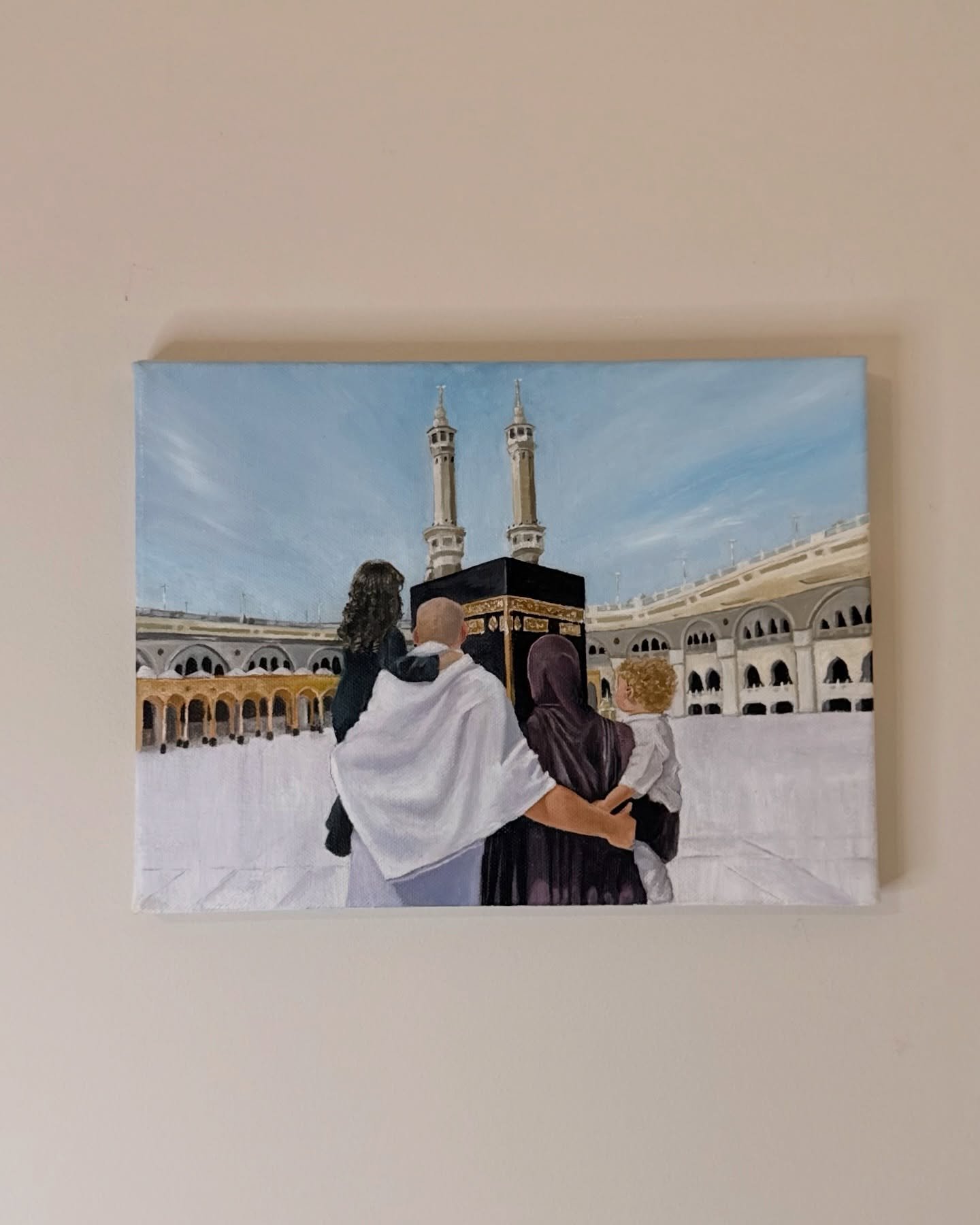 Reference vs Painting ✨
.
Their kids weren&rsquo;t in the photo, but they belong in the memory, a heartfelt detail that completed the painting 🥰🤍

#artcommissions #custompainting #oilpainting