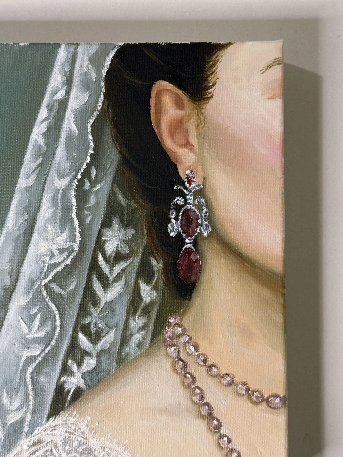 Closeups of &ldquo;Ruby&rdquo;. Oil on canvas.

#WomenWhoPaint
#FemaleArtists
#WomenInArt
#ArtistCommunity
#PaintersOfInstagram
#OilPaintingCommunity
#ArtInProcess
#StudioLife
#ArtDaily
#ArtLoversOfInstagram
#ArtistsOnInstagram
#ArtGram
#artcollector