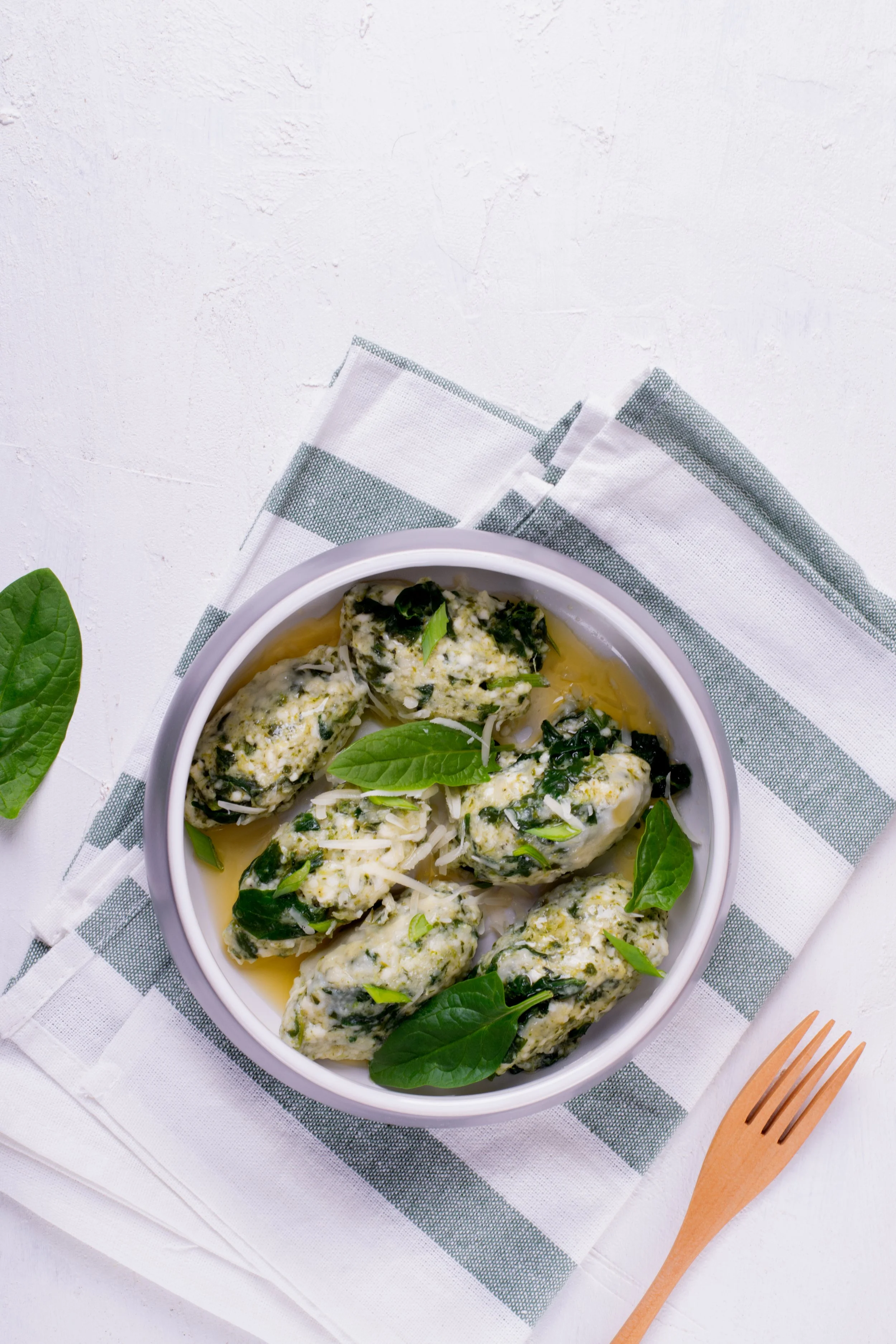 Malfatti mit Schwarzwurzeln und Pilzen